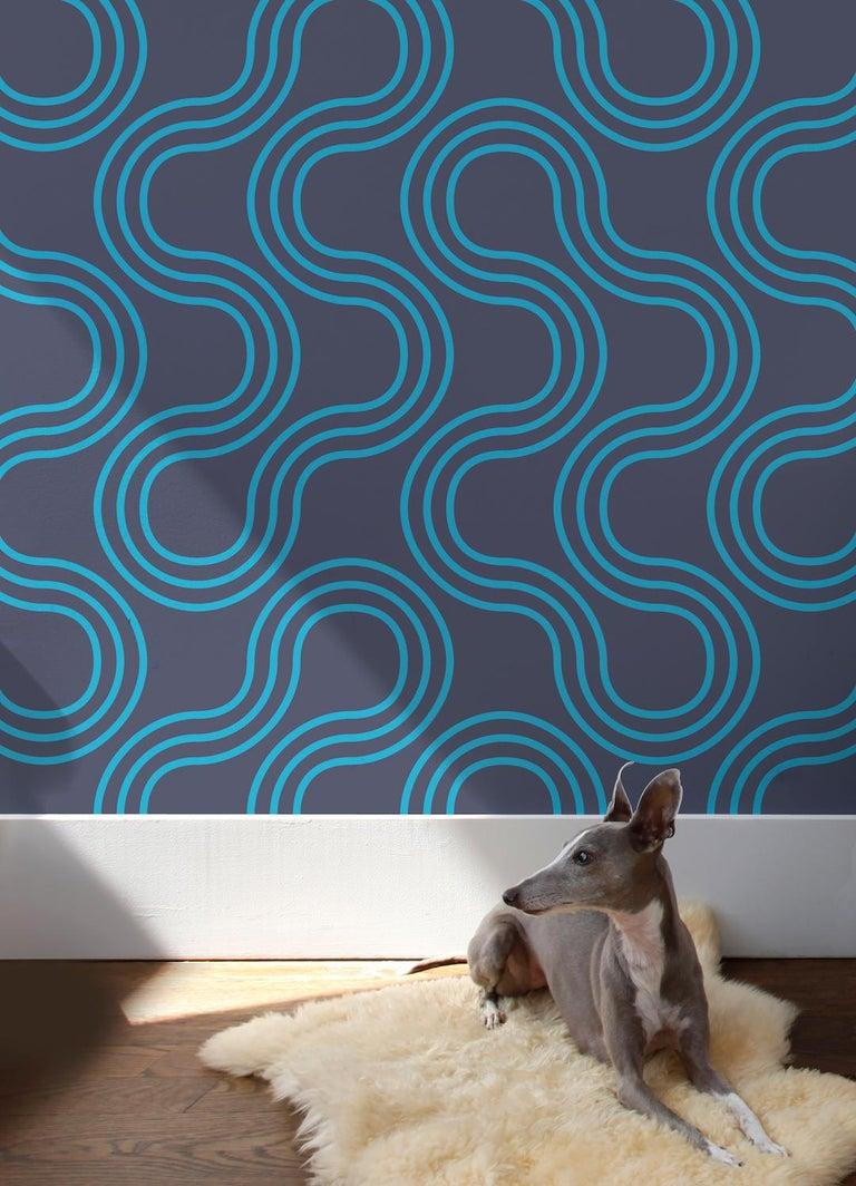 Américain Papier peint sérigraphié Mamma en Azulado « Blu Turquoise on Navy Blue » (bleu bleu marine) en vente