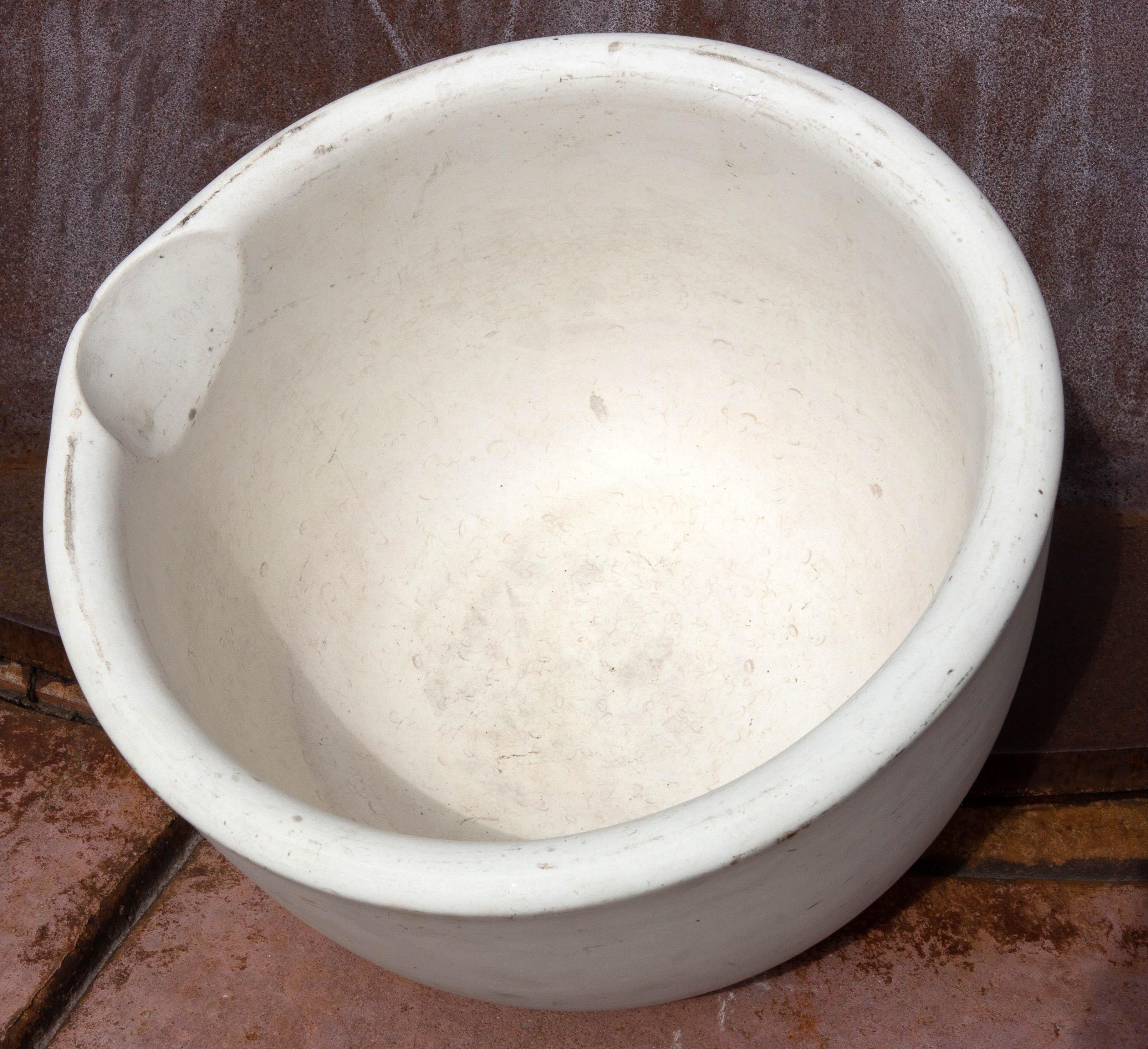 oval shape mortar and pestle