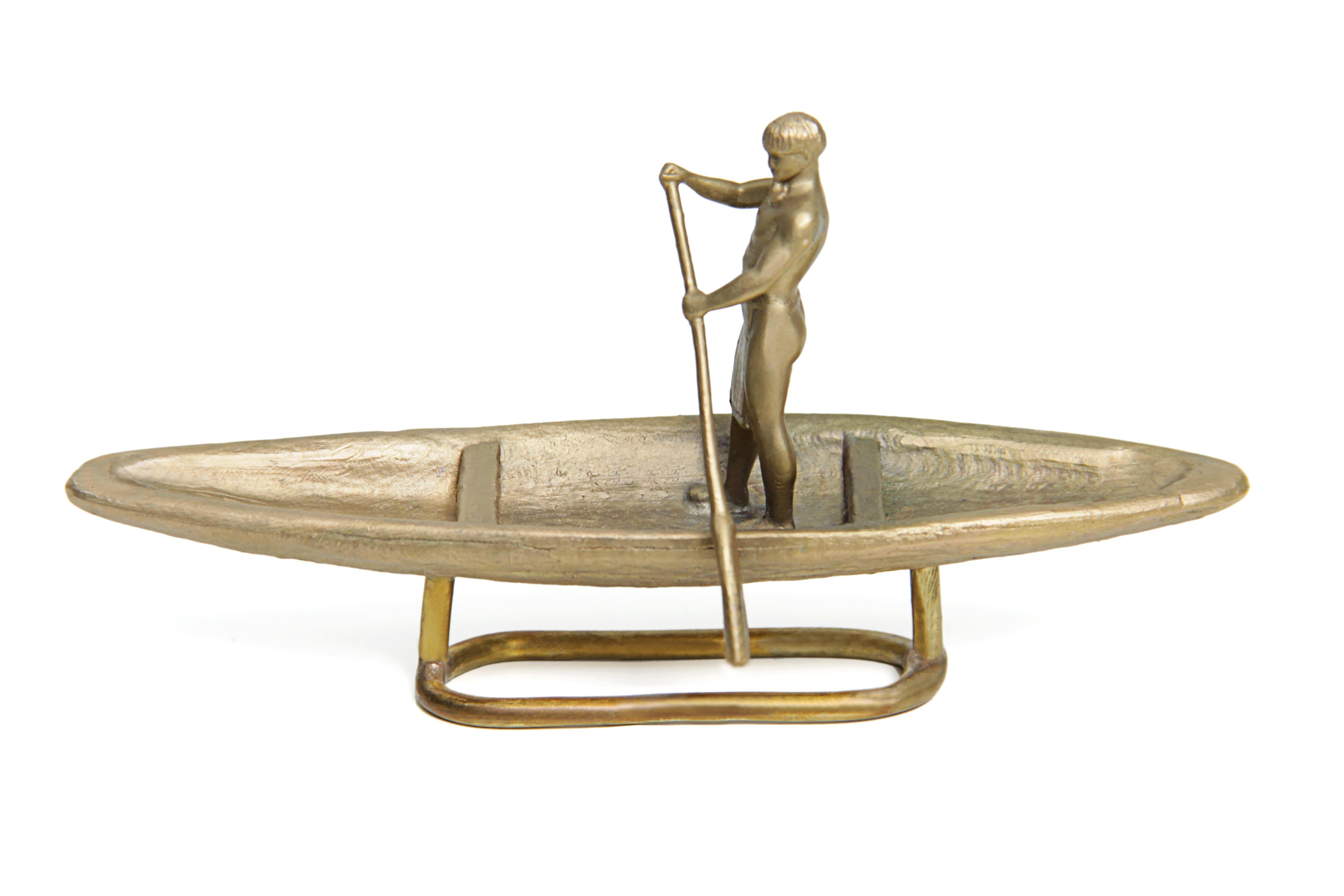 Man in a Canoe Sculpture in Polished/Brushed Brass In New Condition For Sale In Sao Caetano do Sul, SP
