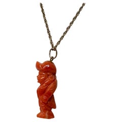 Ciondolo a forma di uomo con cappello in oro 18 carati, antico Art Carved intagliato a mano