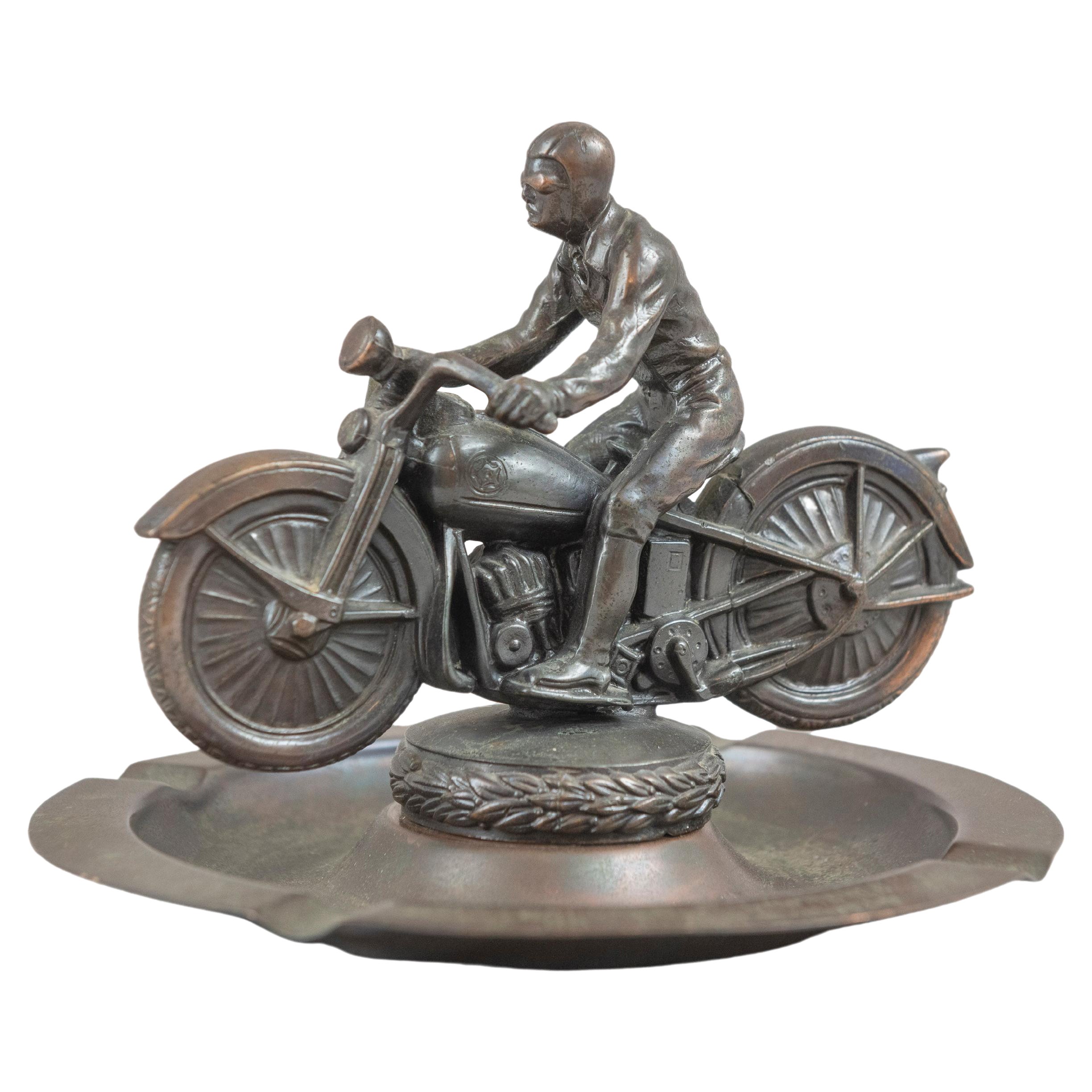 Man on Motorcycle, Präsentation bei Ames Iowa, 1938 an Wallace Lawrence