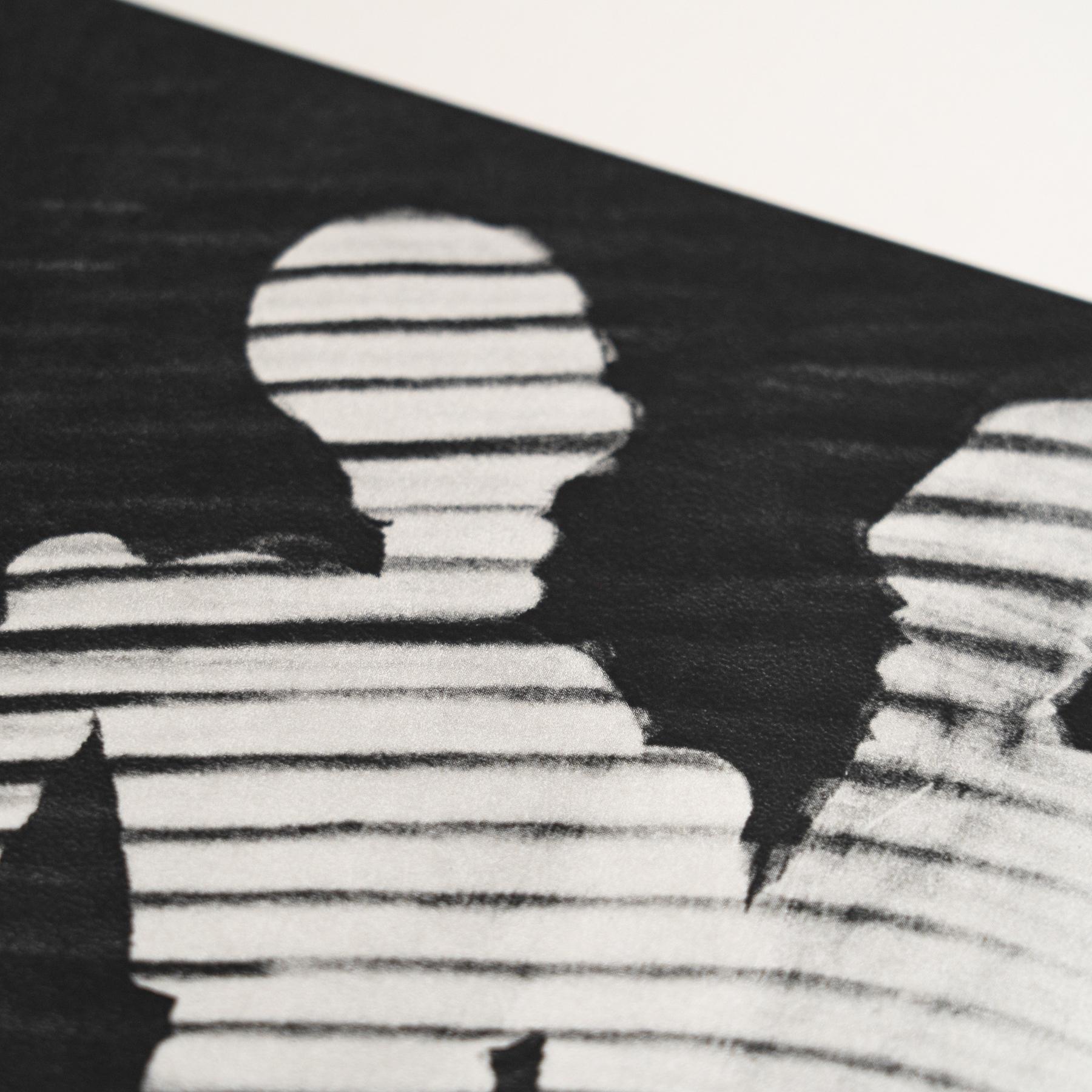 Photographie encadrée de Man Ray en noir et blanc en vente 1