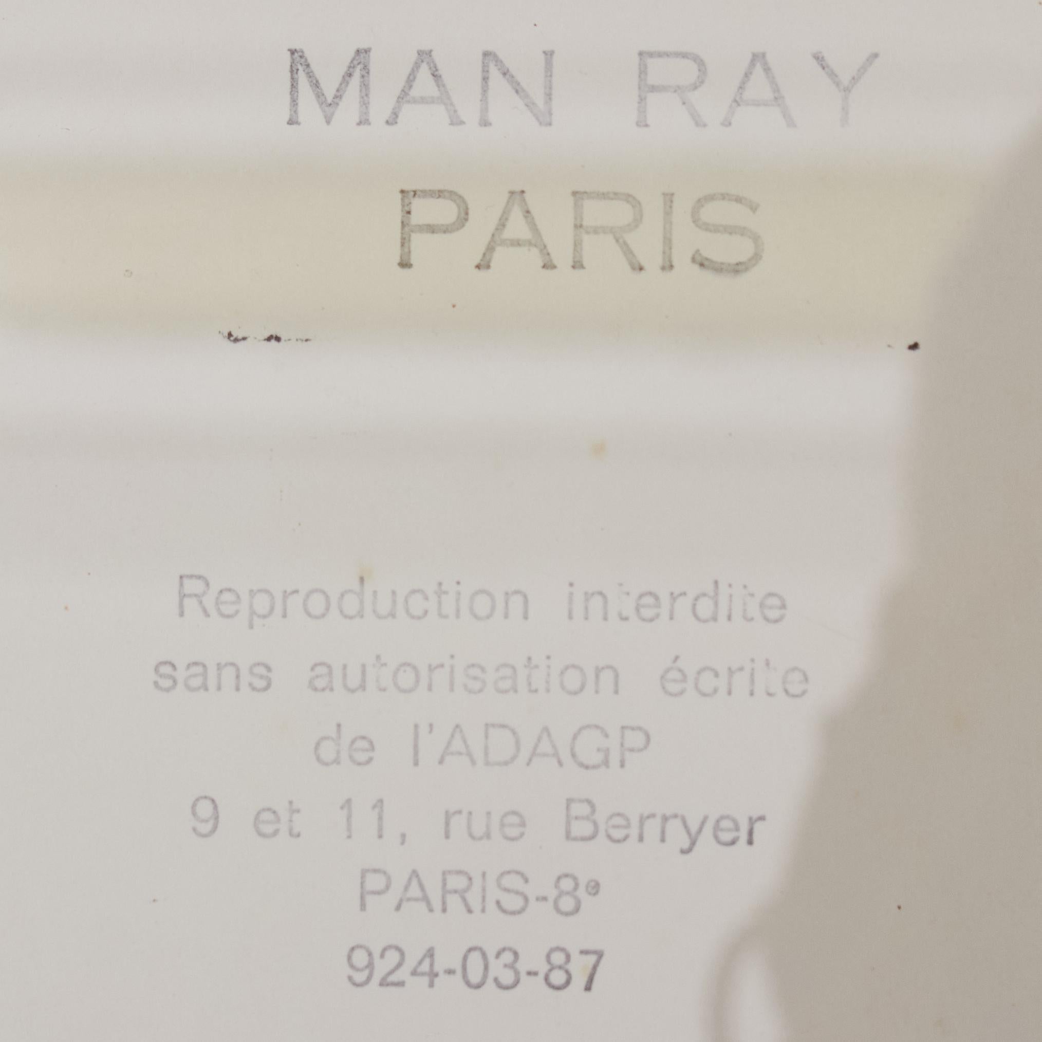 Man Ray Epreuve de Artiste Photographie - Chef-d'œuvre signé et estampillé à la main en vente 3