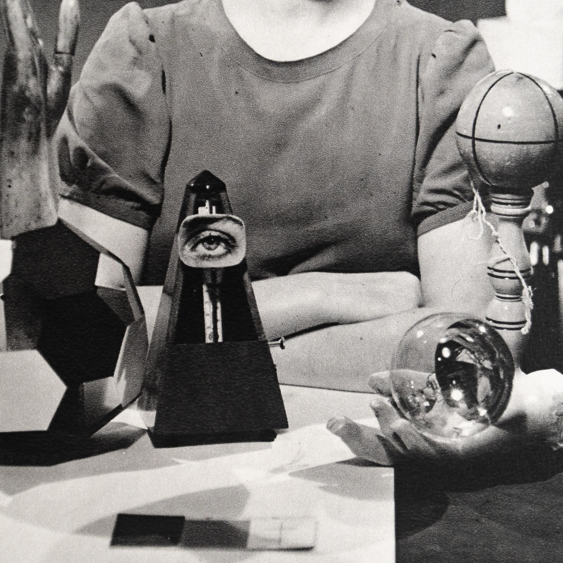 Man Ray Fotografía en blanco y negro enmarcada - Edición limitada en Bueno estado para la venta en Barcelona, Barcelona