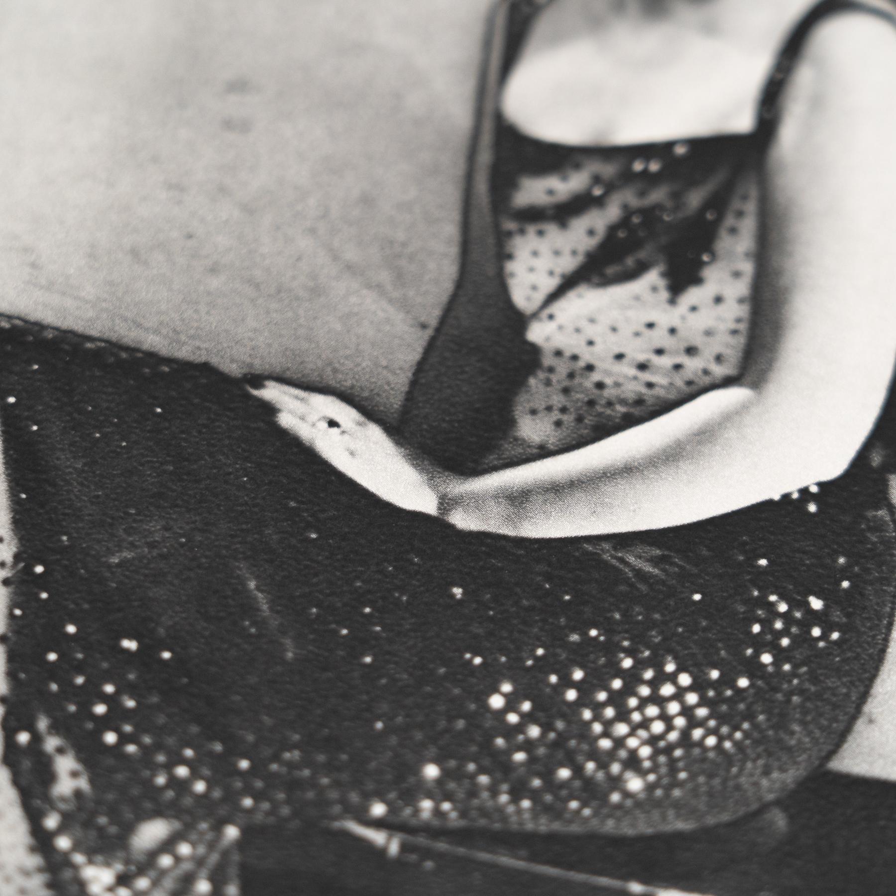 Man Ray Fotografía en blanco y negro enmarcada - Edición limitada en venta 1