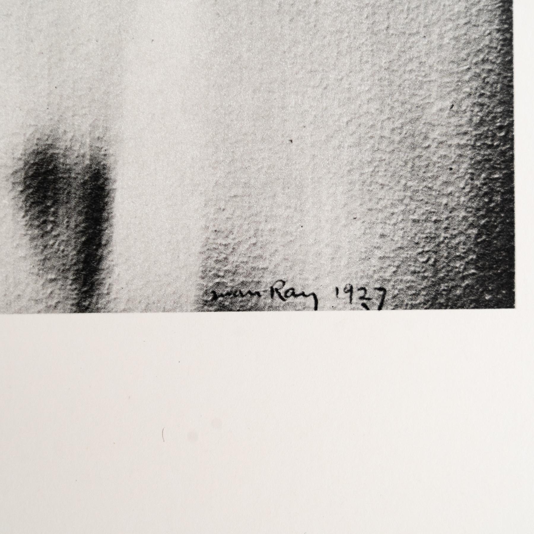 Rayógrafo Man Ray enmarcado en blanco y negro - Heliograbado de edición limitada en venta 1