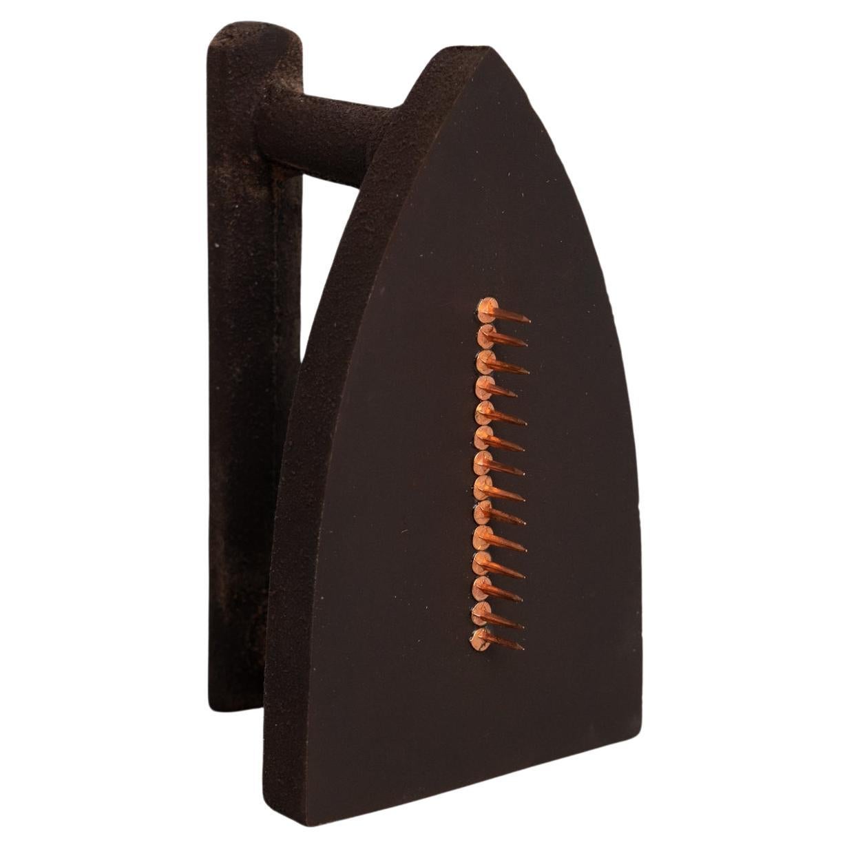 Man Ray - Scultura surrealista Le Cadeau, 1974 - Firmata e numerata
