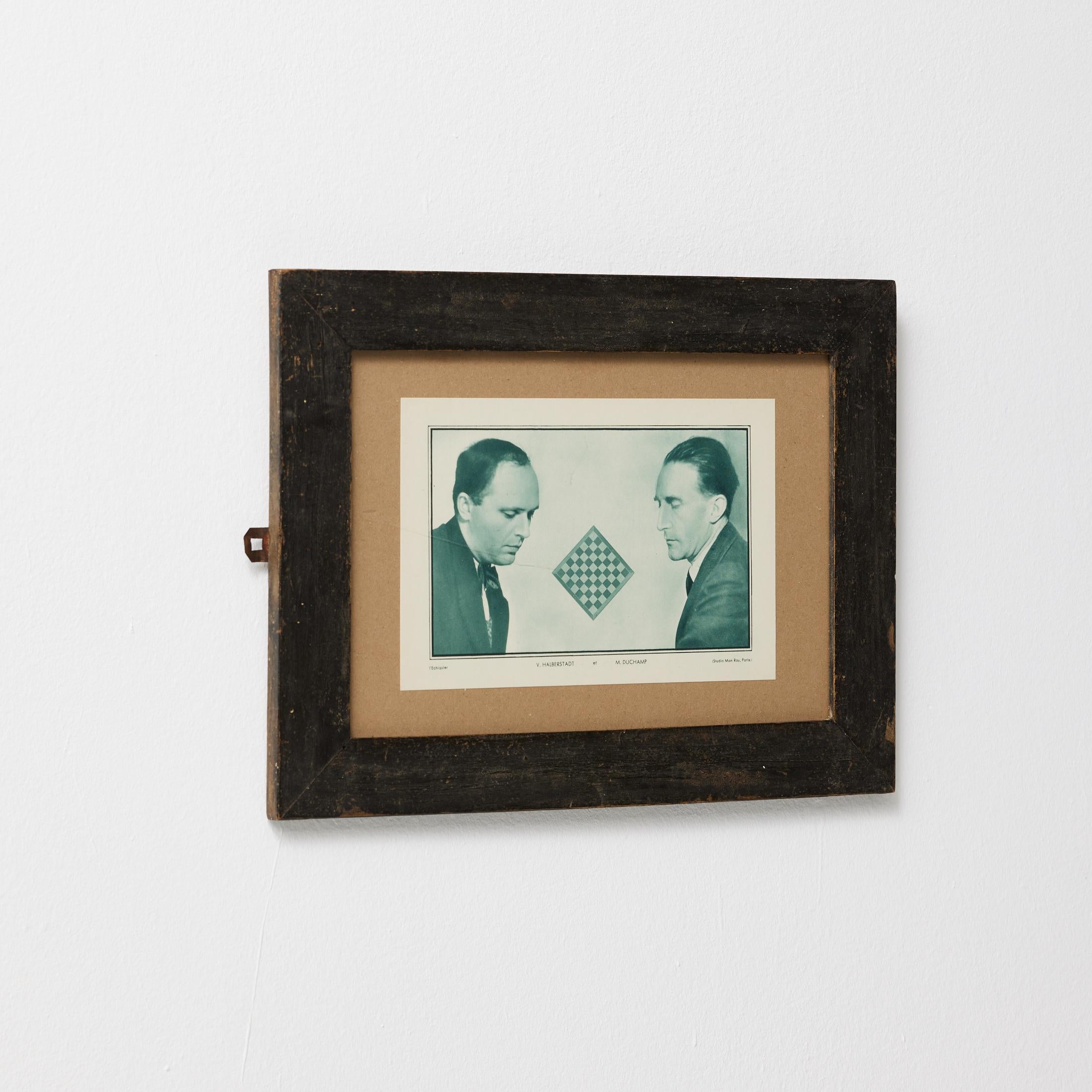 Man Ray Le Monde des Echecs Framed Photographic Print of Marcel Duchamp (Moderne der Mitte des Jahrhunderts) im Angebot