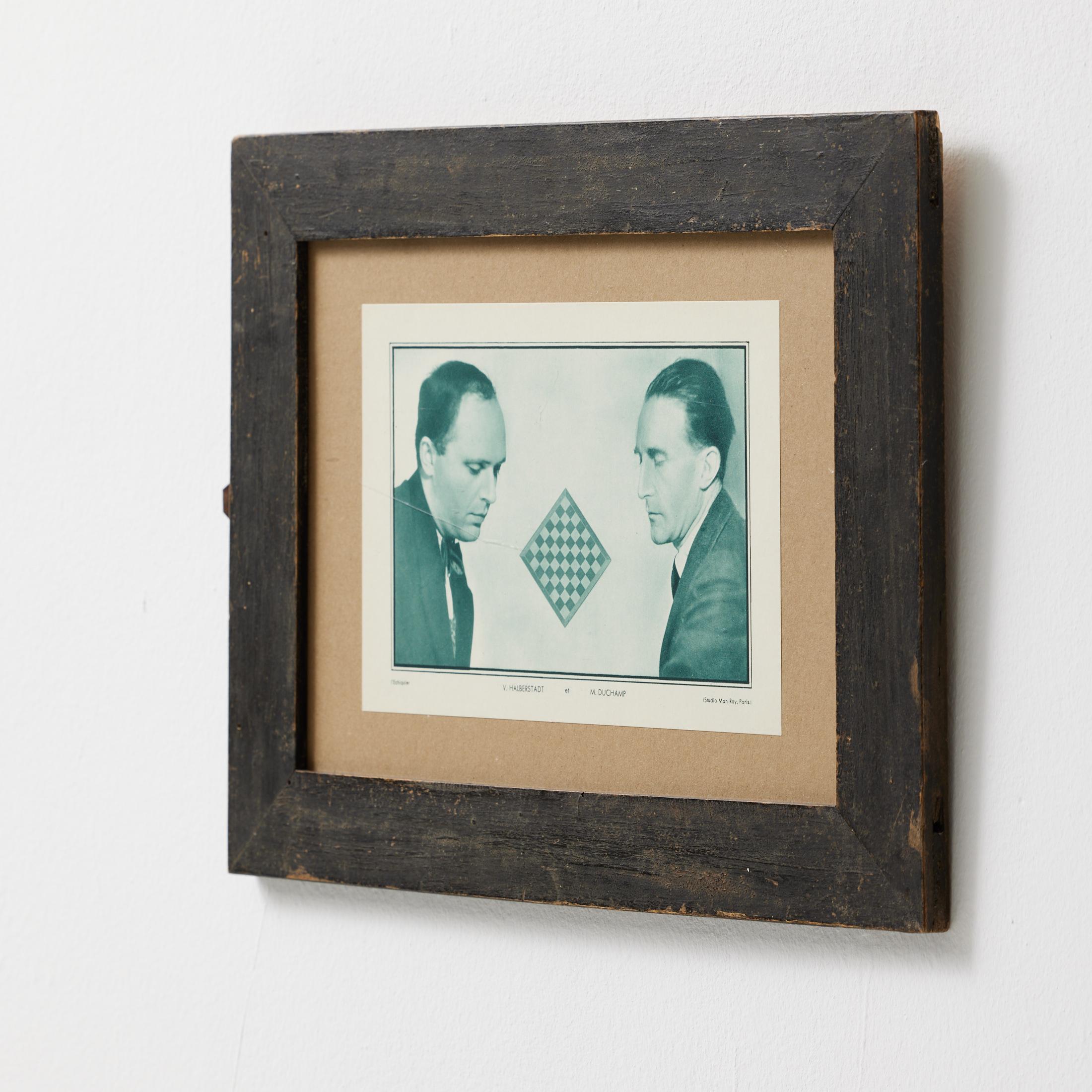 Man Ray Le Monde des Echecs Framed Photographic Print of Marcel Duchamp (Belgisch) im Angebot