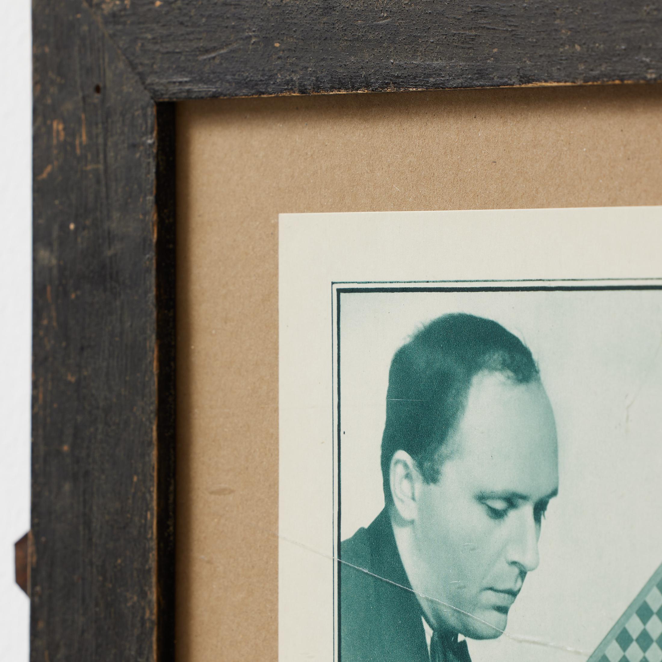 Man Ray Le Monde des Echecs Framed Photographic Print of Marcel Duchamp im Angebot 1