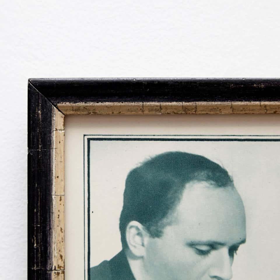 Man Ray Le Monde des Echecs Framed Photographic Print of Marcel Duchamp In Good Condition For Sale In Barcelona, Barcelona