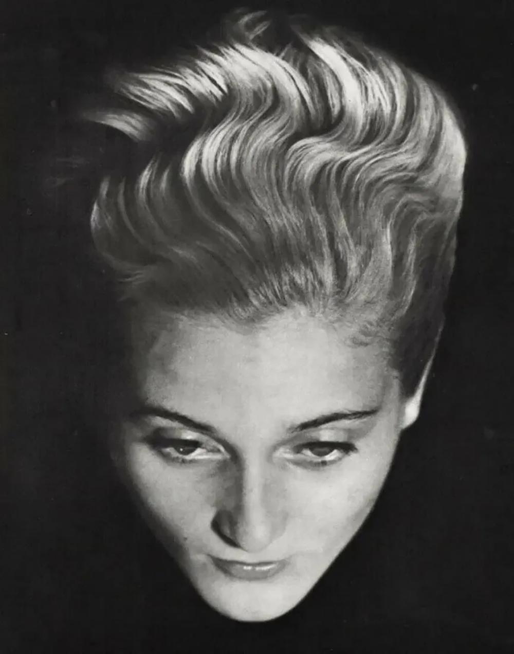 MAN RAY (1890-1976), MRS ROWELL, 1930 Fotogravur, FIRST EDITION