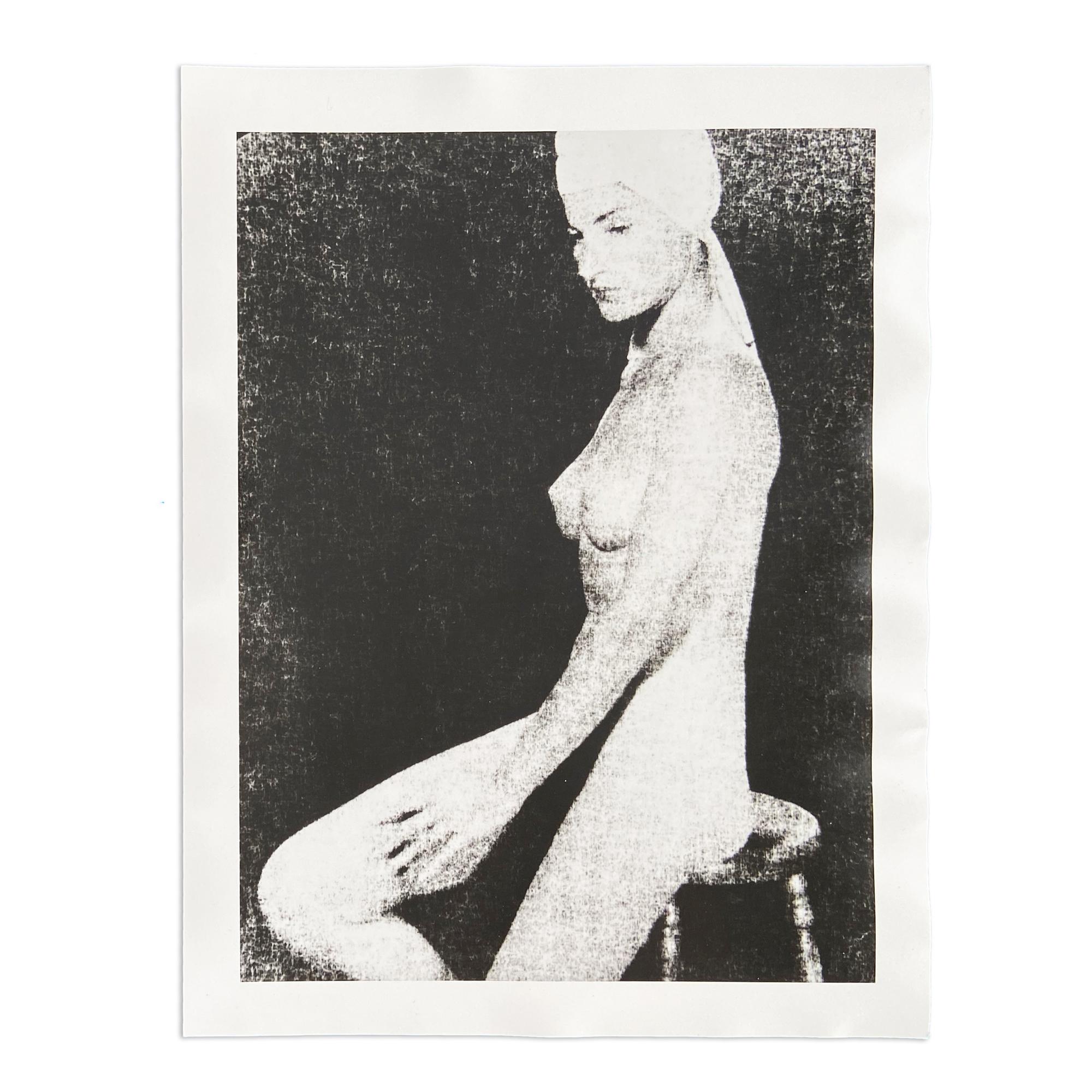 Man Ray (1890-1976)
Juliette, 1945/1991
Support : Impression à la gélatine d'argent (tirage posthume)
Dimensions : 30,5 x 24 cm : 30,5 x 24 cm
Cachet : "Copie d'une épreuve originale - ADAGP Man Ray Trust"
Condit : Très bon

Cette photographie de