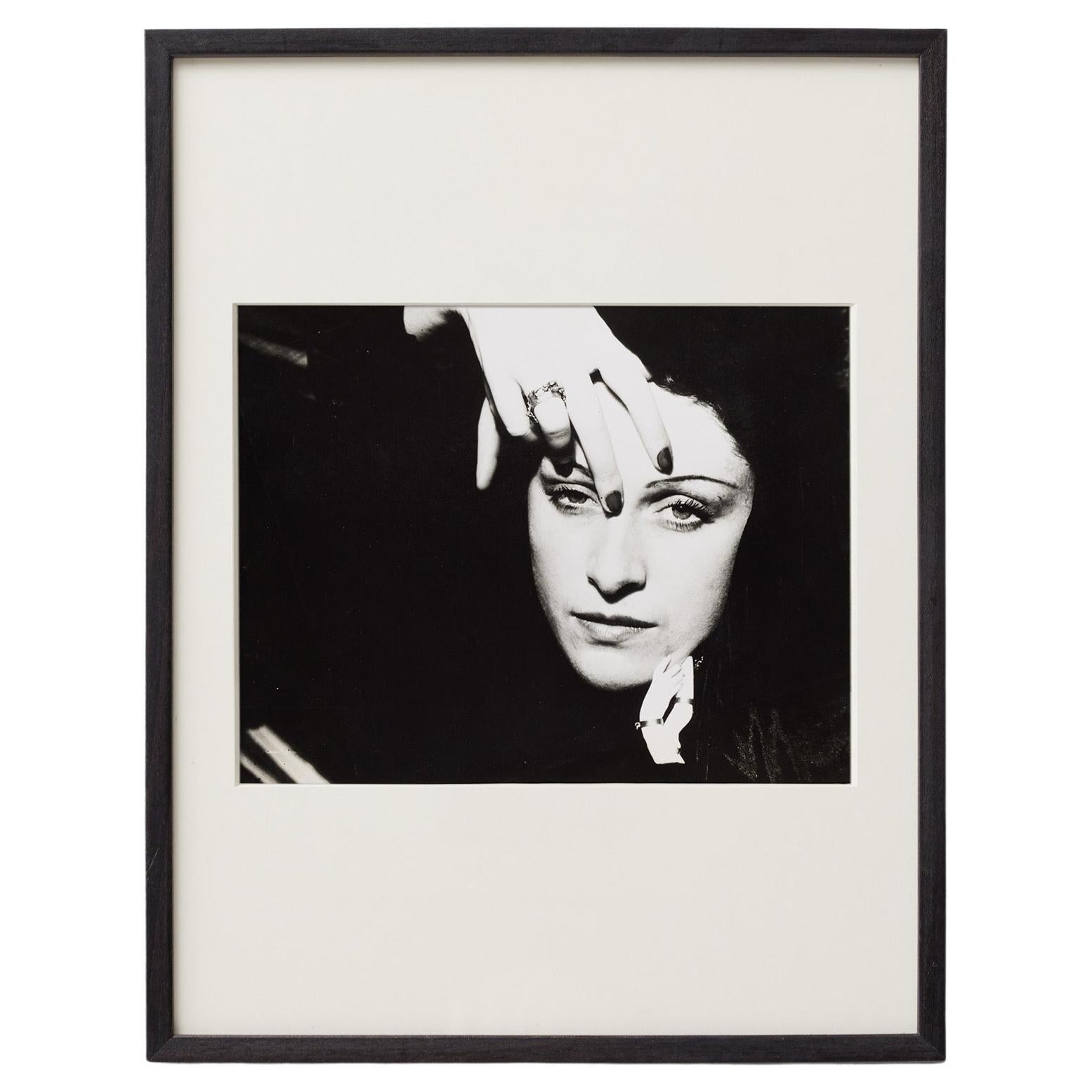Man Ray - Porträt mit Hand (Nusch Éluard) Vintage Gelatine-Silber, ca. 1960