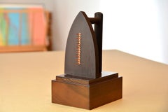 MAN RAY - Cadeau, sculpture en édition limitée - Dada, surréaliste