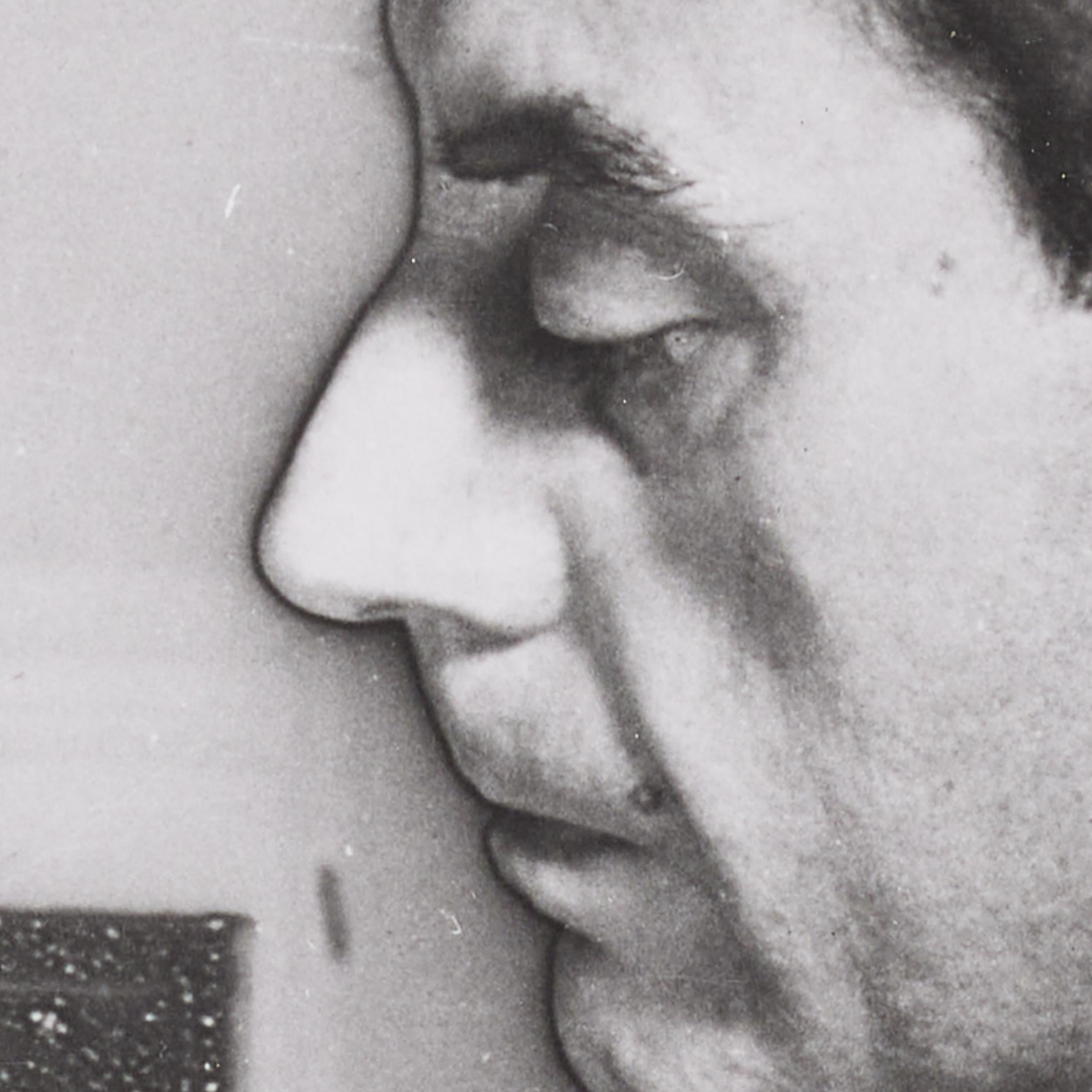 Man Ray Self-Portrait - Gelatine-Silber Archivdruck (1980er Jahre), gerahmt im Angebot 7