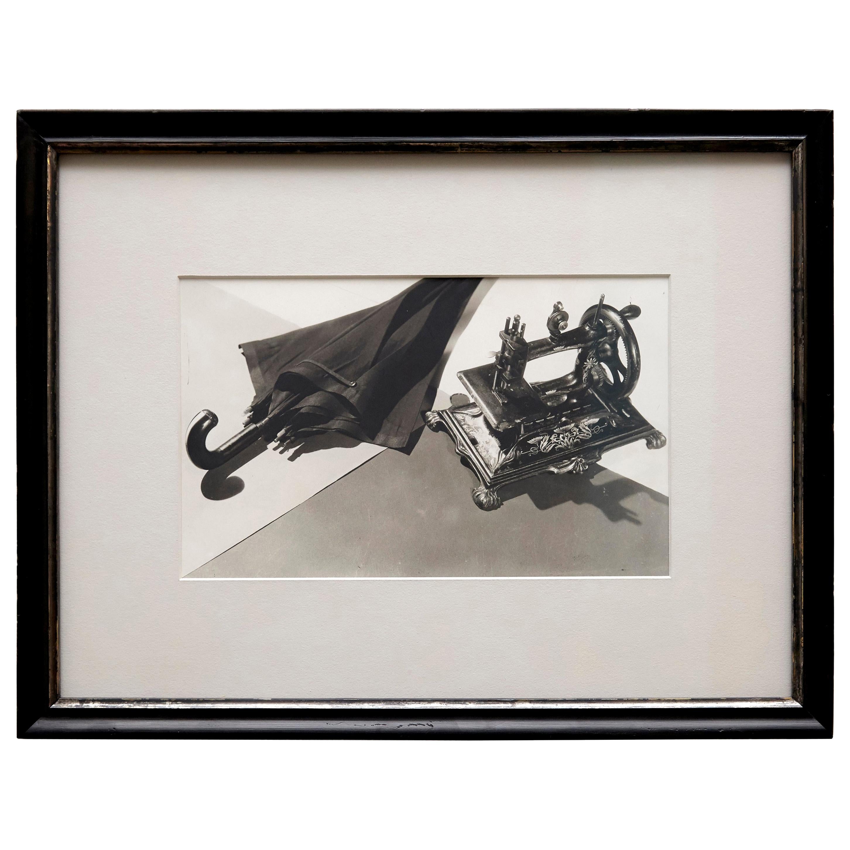 Man Ray Photographie surréaliste en noir et blanc encadrée "Hommage à Lautréamont".