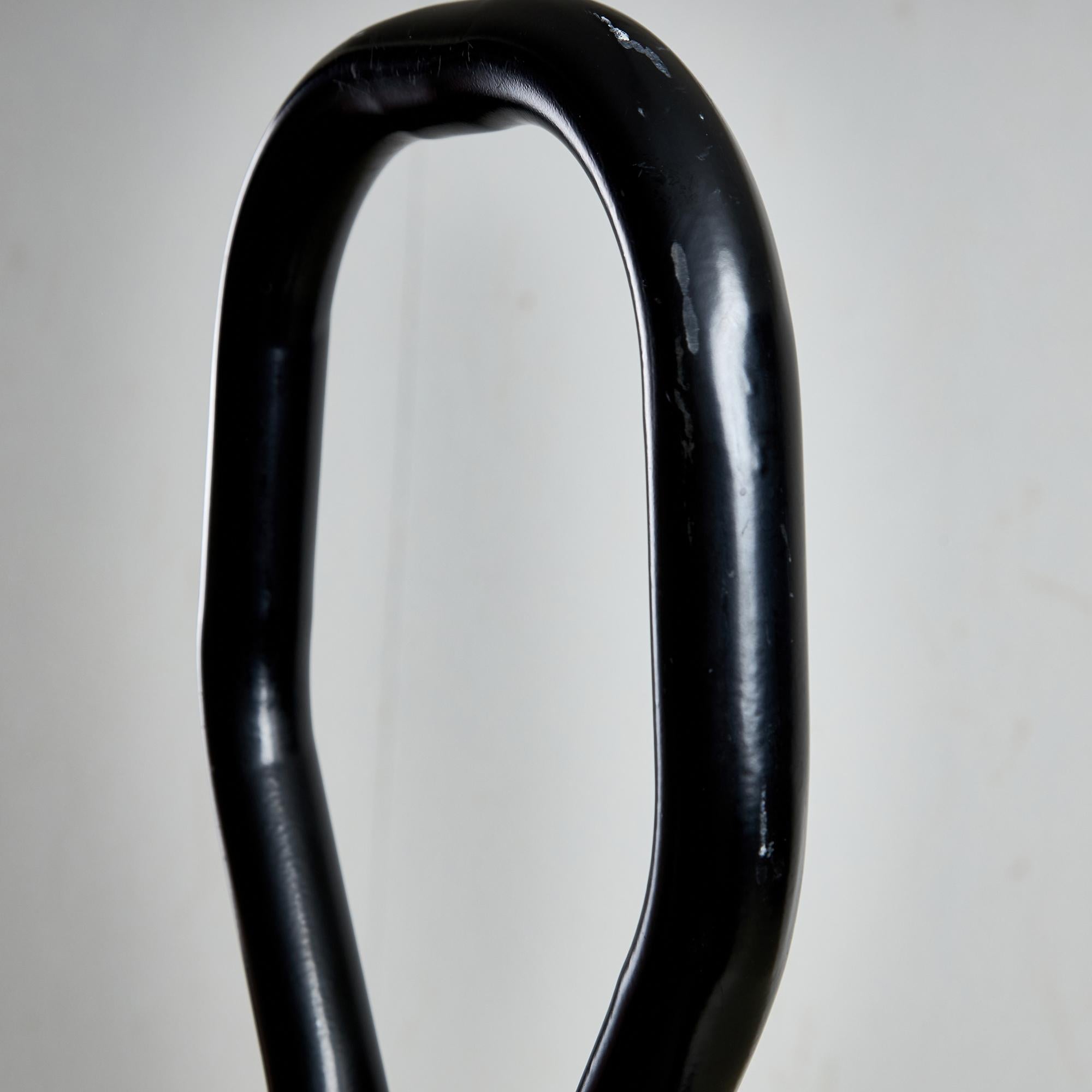 italien Porte-manteau sur pied postmoderne en forme de Silhouette d'homme, années 1980 en vente