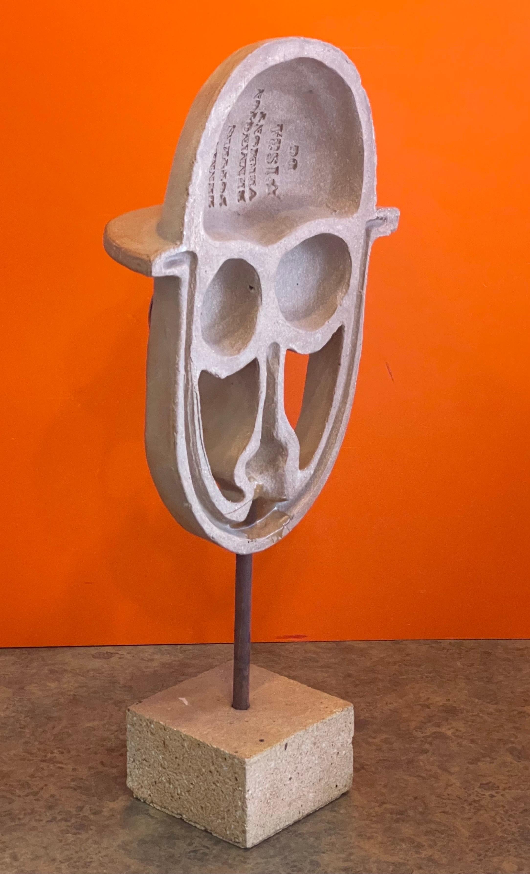 „Man with Bowler Hat“ Steingut-Skulptur von David Gil für Bennington Pottery im Angebot 4