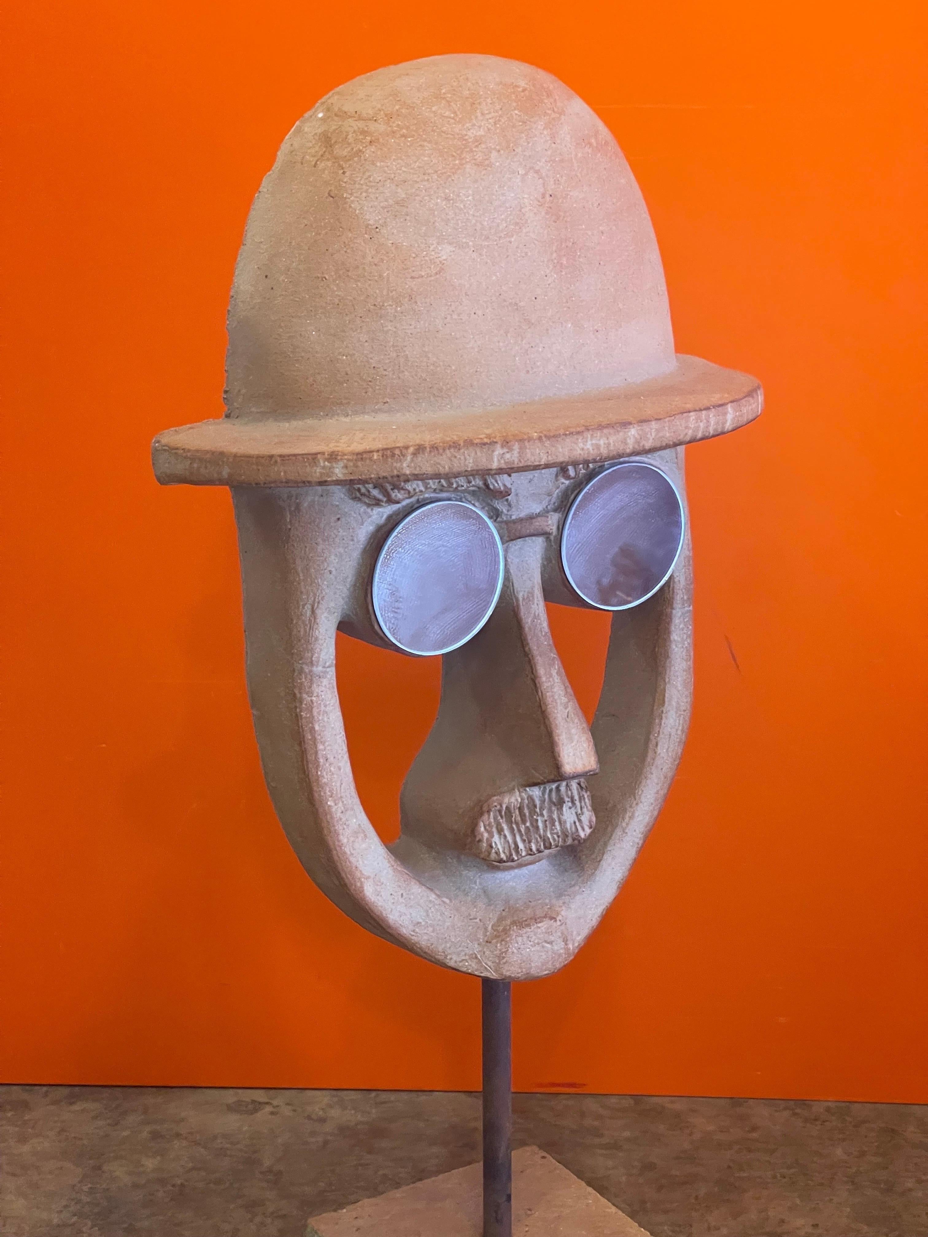 „Man with Bowler Hat“ Steingut-Skulptur von David Gil für Bennington Pottery im Angebot 6