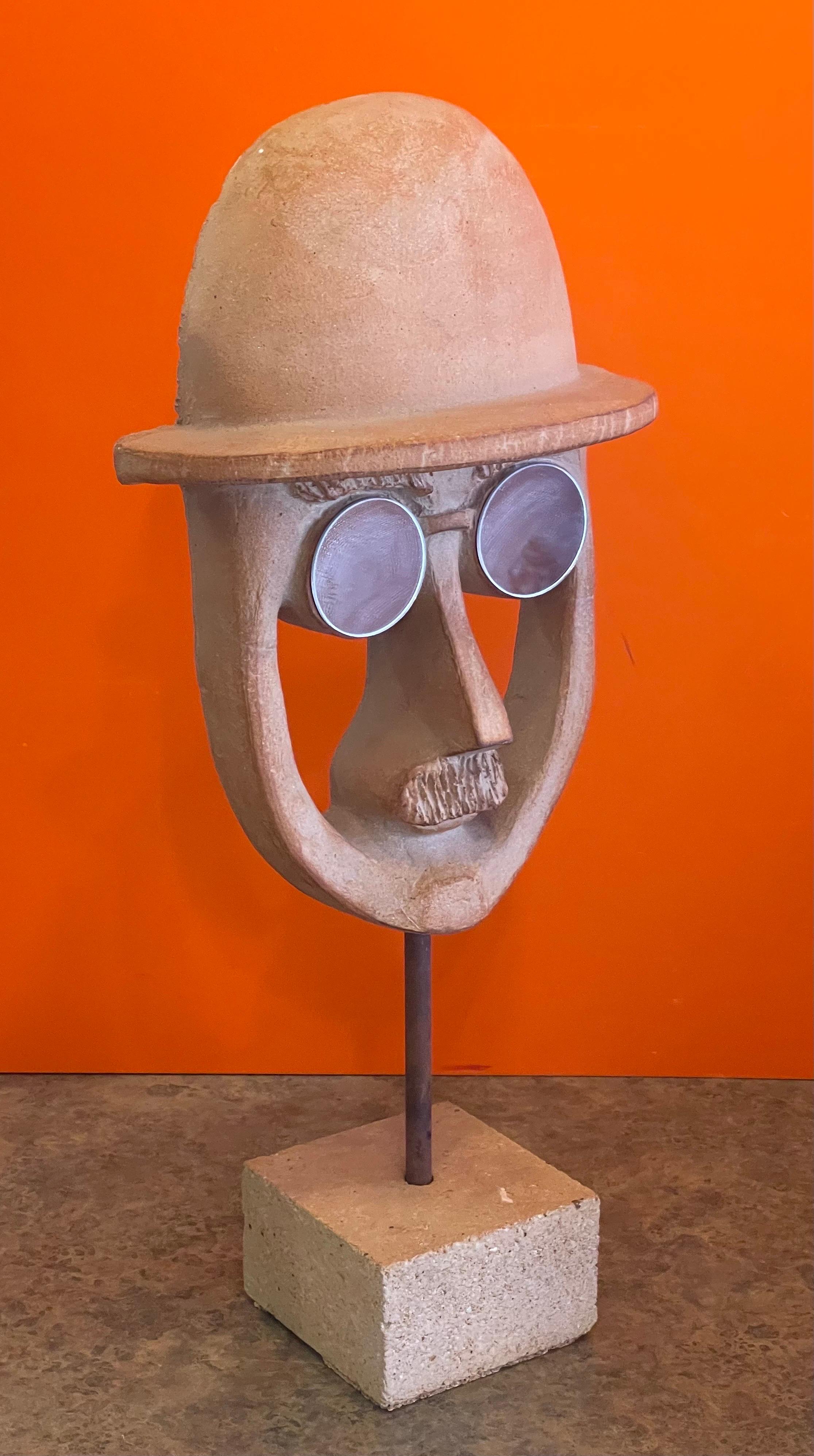 „Man with Bowler Hat“ Steingut-Skulptur von David Gil für Bennington Pottery im Angebot 9