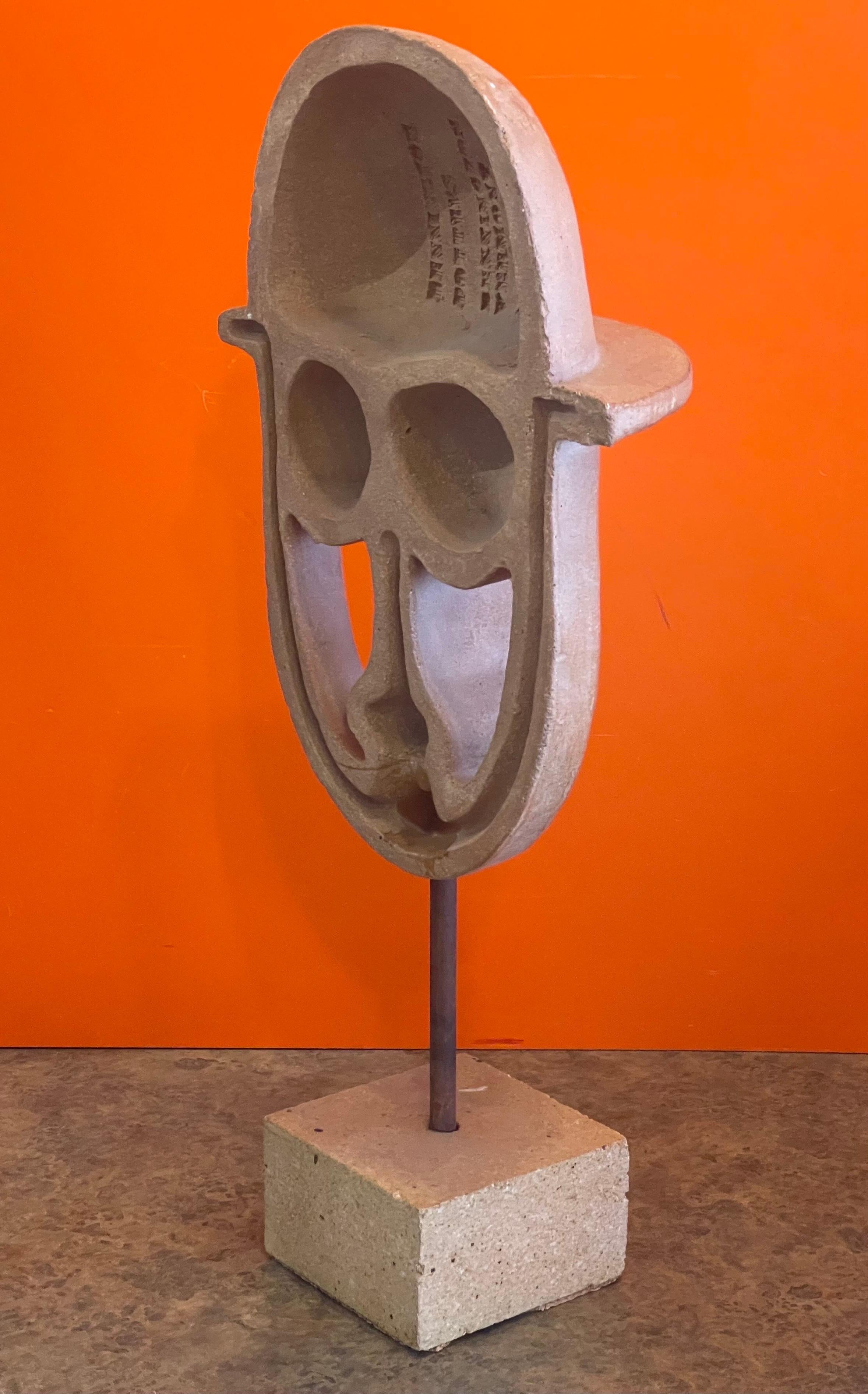 „Man with Bowler Hat“ Steingut-Skulptur von David Gil für Bennington Pottery im Angebot 2