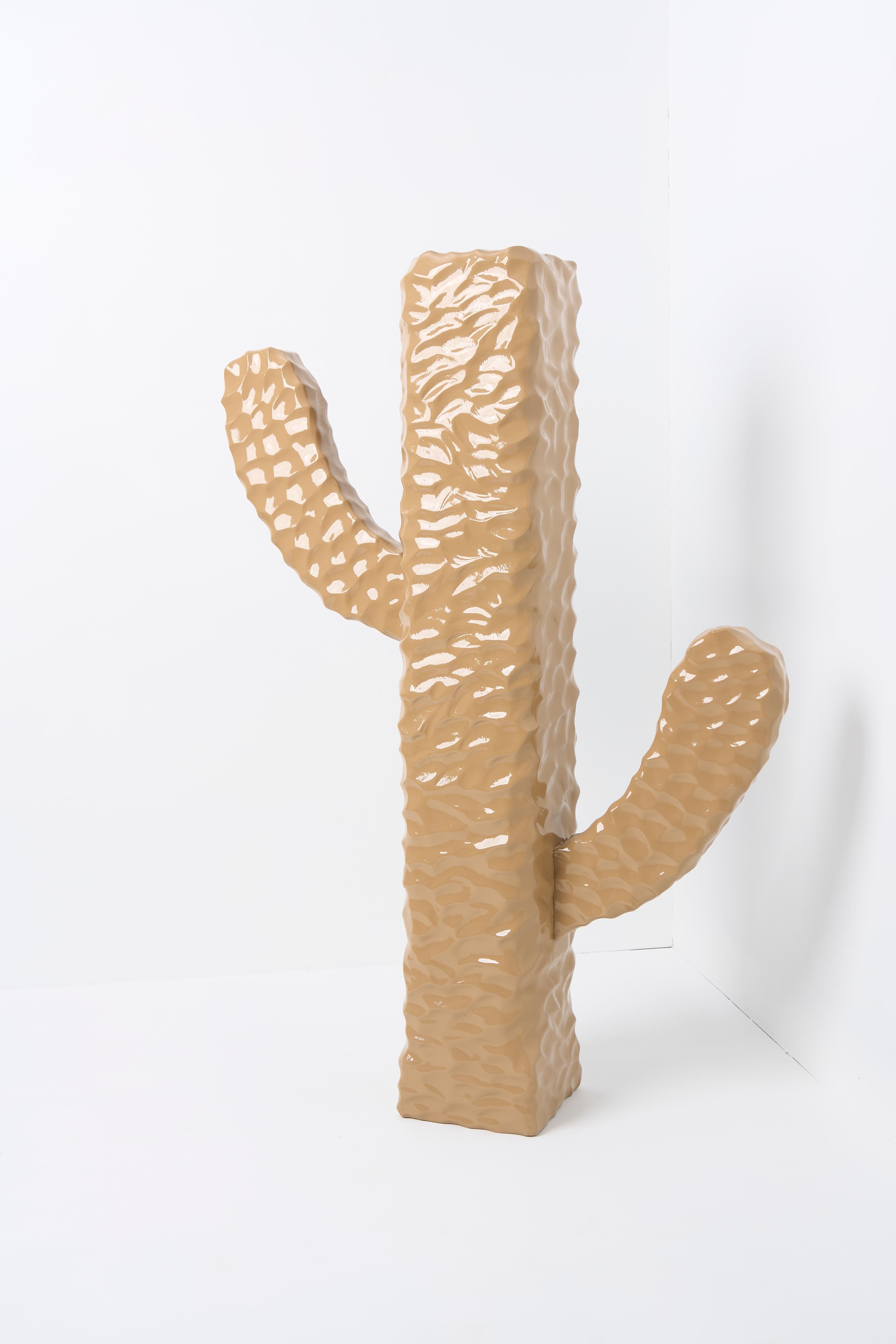 Minimaliste Série Mandacaru, grande sculpture de sol Cactus en bois en vente