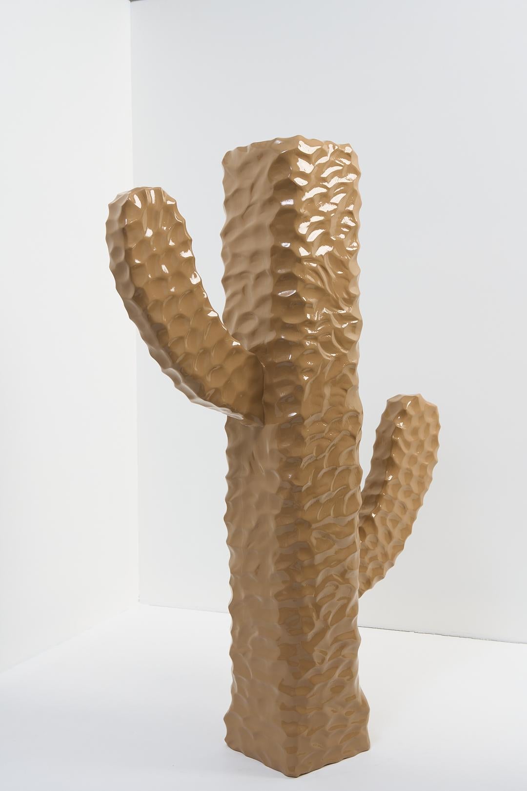 Bois Série Mandacaru, grande sculpture de sol Cactus en bois en vente