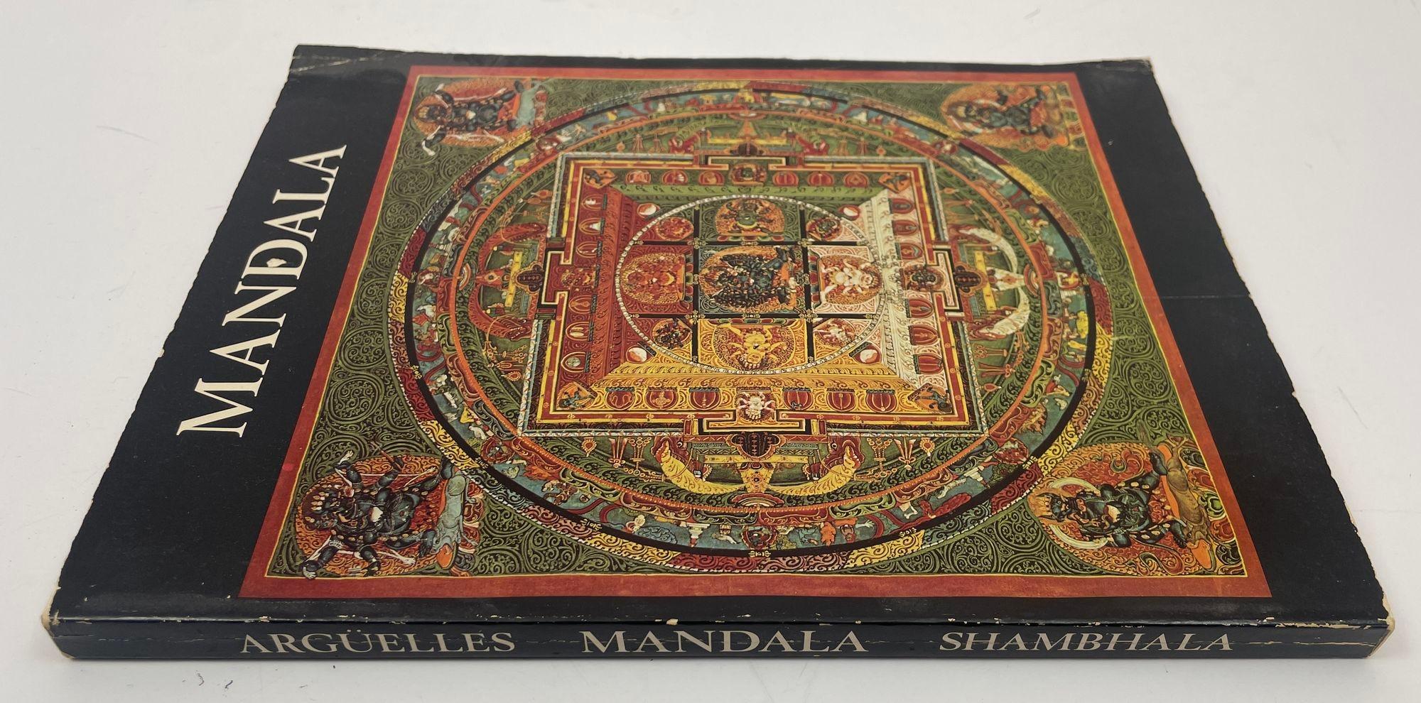 MANDALA By Jose and Miriam Arguelles Softcover Book.
Shambala 1st Edition 1972 - Mandala - English text 140 pages
A wonderful trip through the art of the last few centuries.This lavishly illustrated classic, selling over 70,000 copies in English and