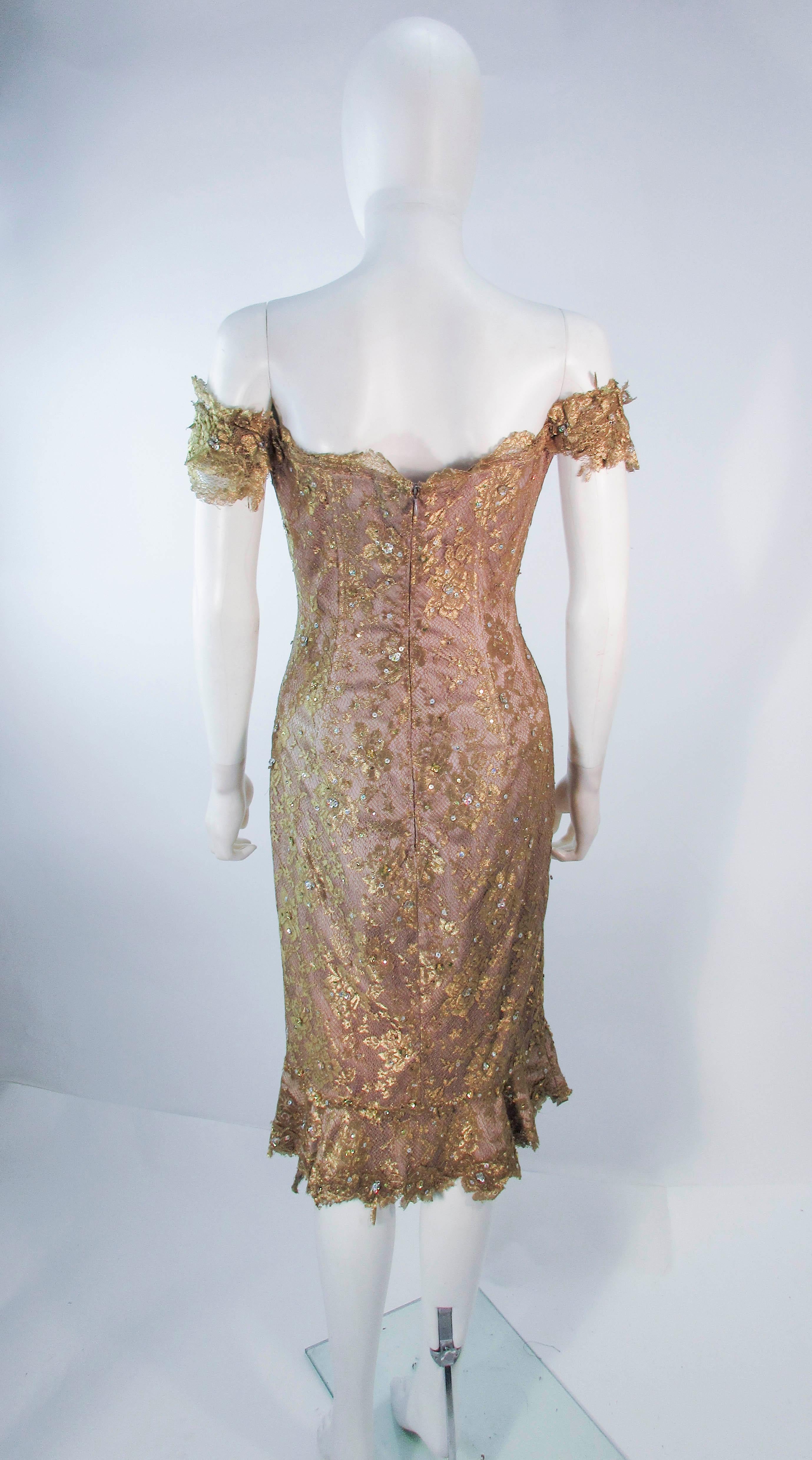 MANDALAY Vestido de cóctel de encaje con cuentas de lentejuelas doradas Talla 4 en venta 6