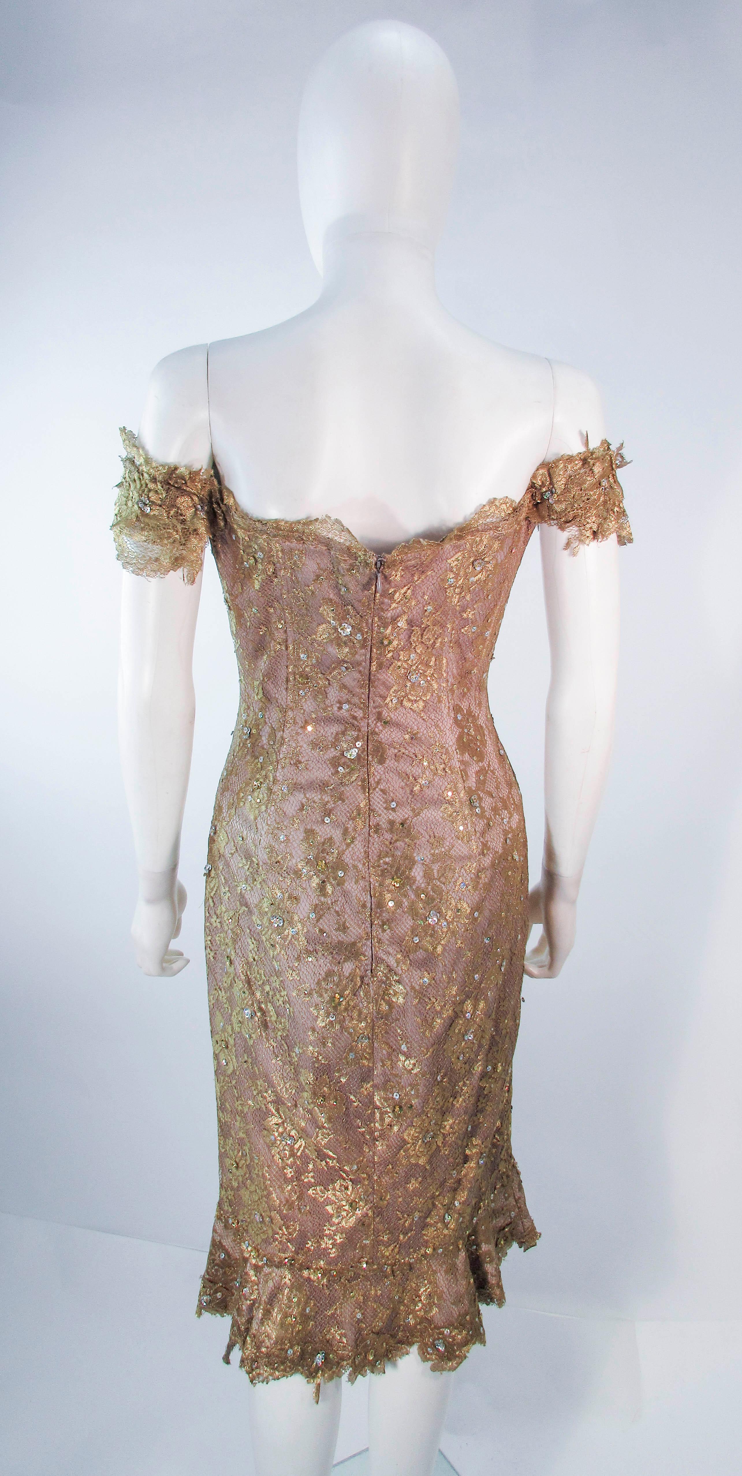 MANDALAY Vestido de cóctel de encaje con cuentas de lentejuelas doradas Talla 4 en venta 7