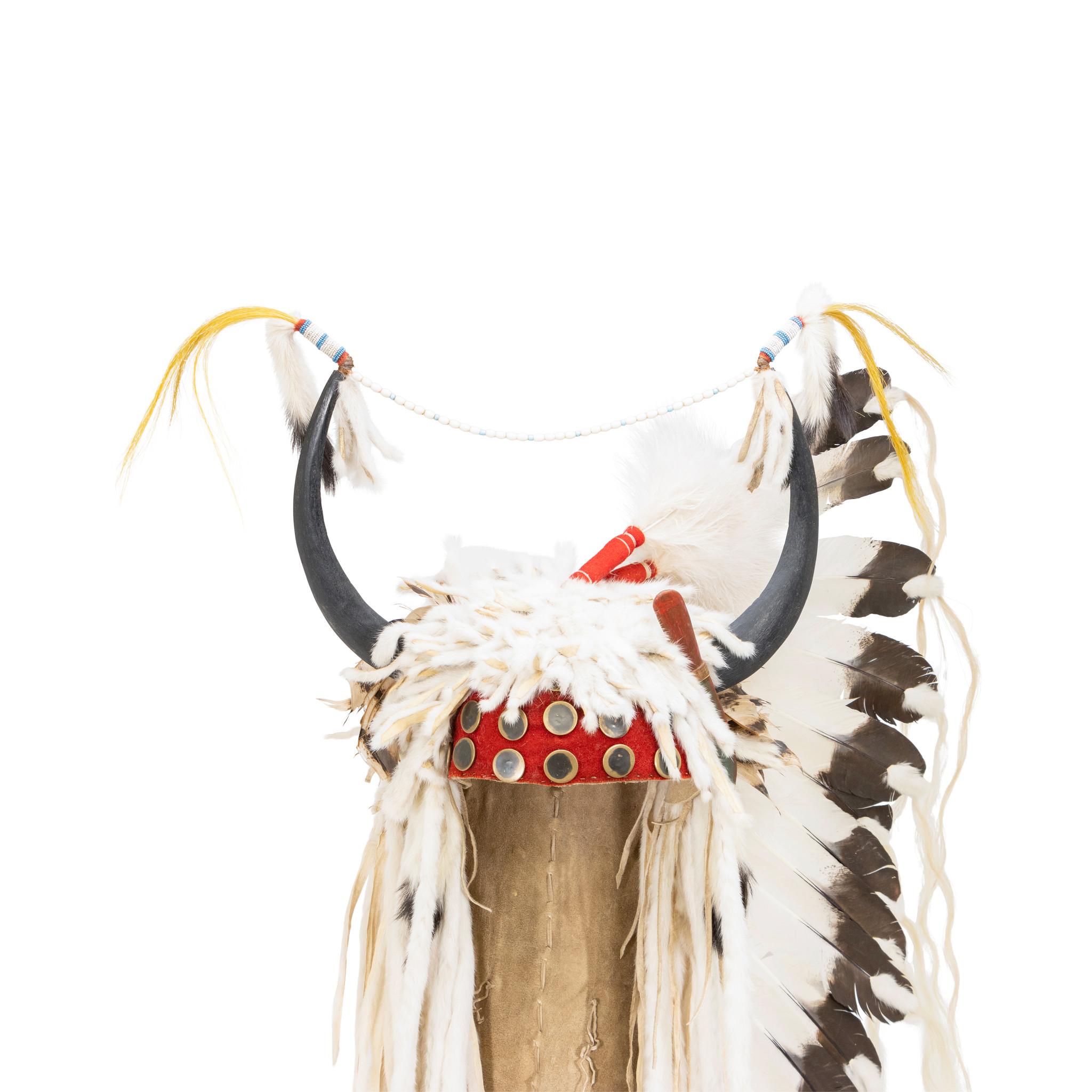 XXIe siècle et contemporain Coiffure à cornes fendues Mandan, style remorque simple en vente