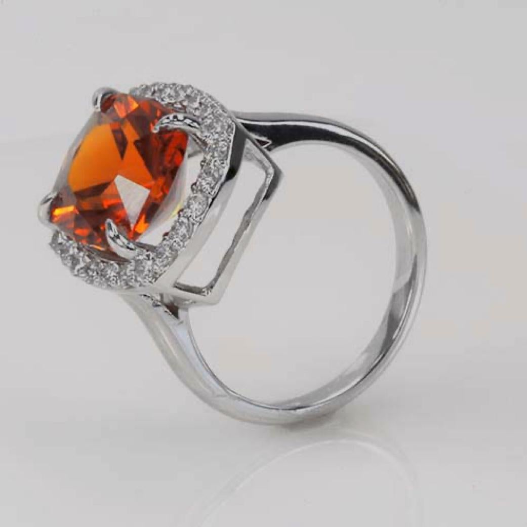 6.95ct Mandarin Garnet & .46ct Diamond Ring-Radiant Cut-18KT Gold-GIA Certified In New Condition For Sale In London, GB