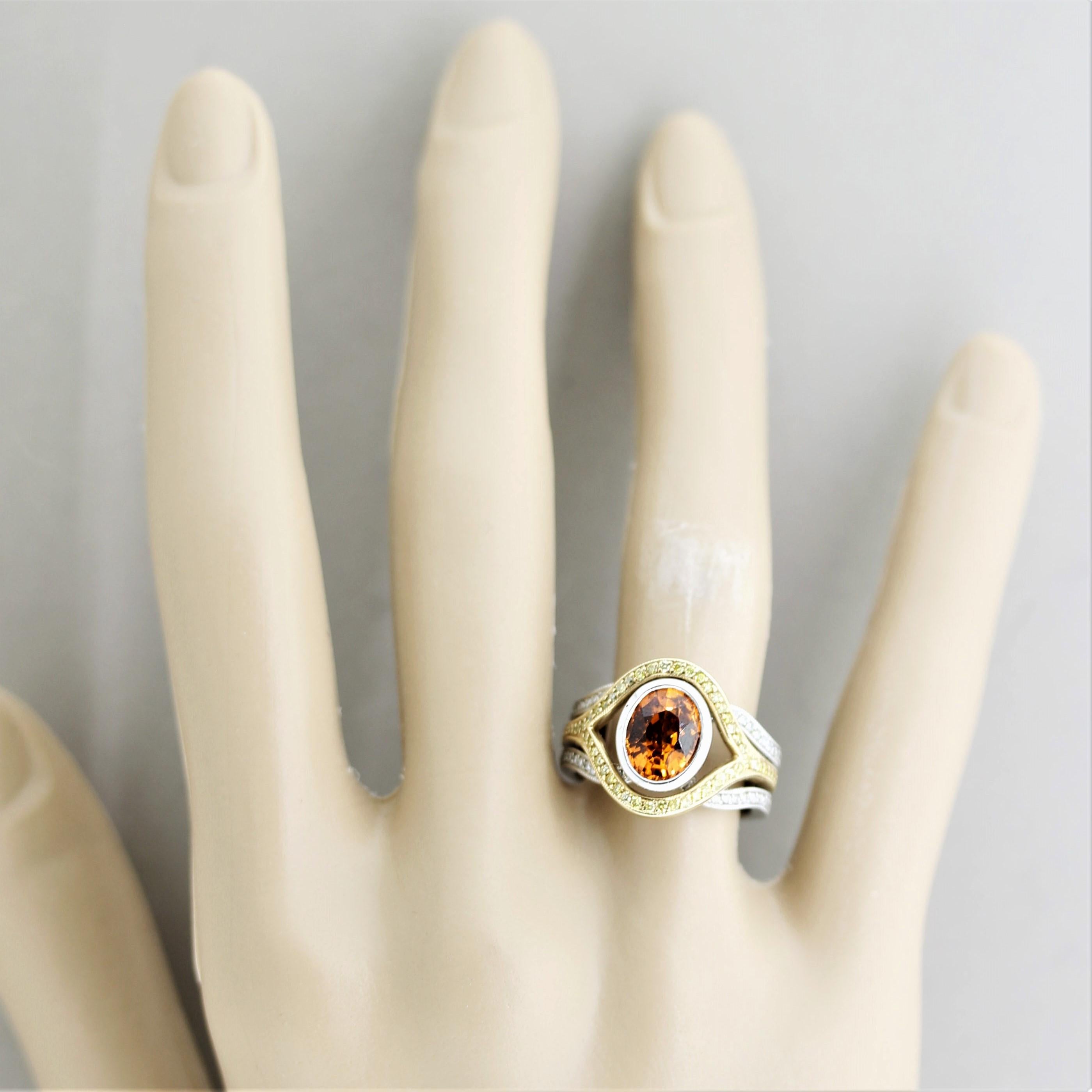 Mandarin Garnet Fancy-Colored Diamond Two-Tone Gold Ring For Sale 3