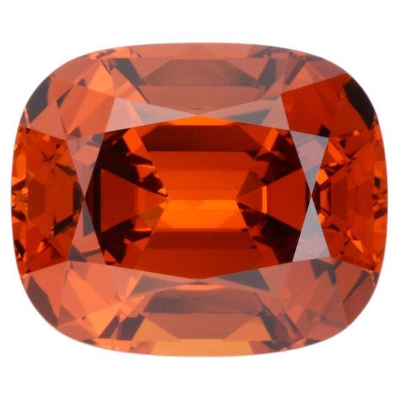 Bague en grenat mandarin taille coussin de 8,70 carats, pierre précieuse