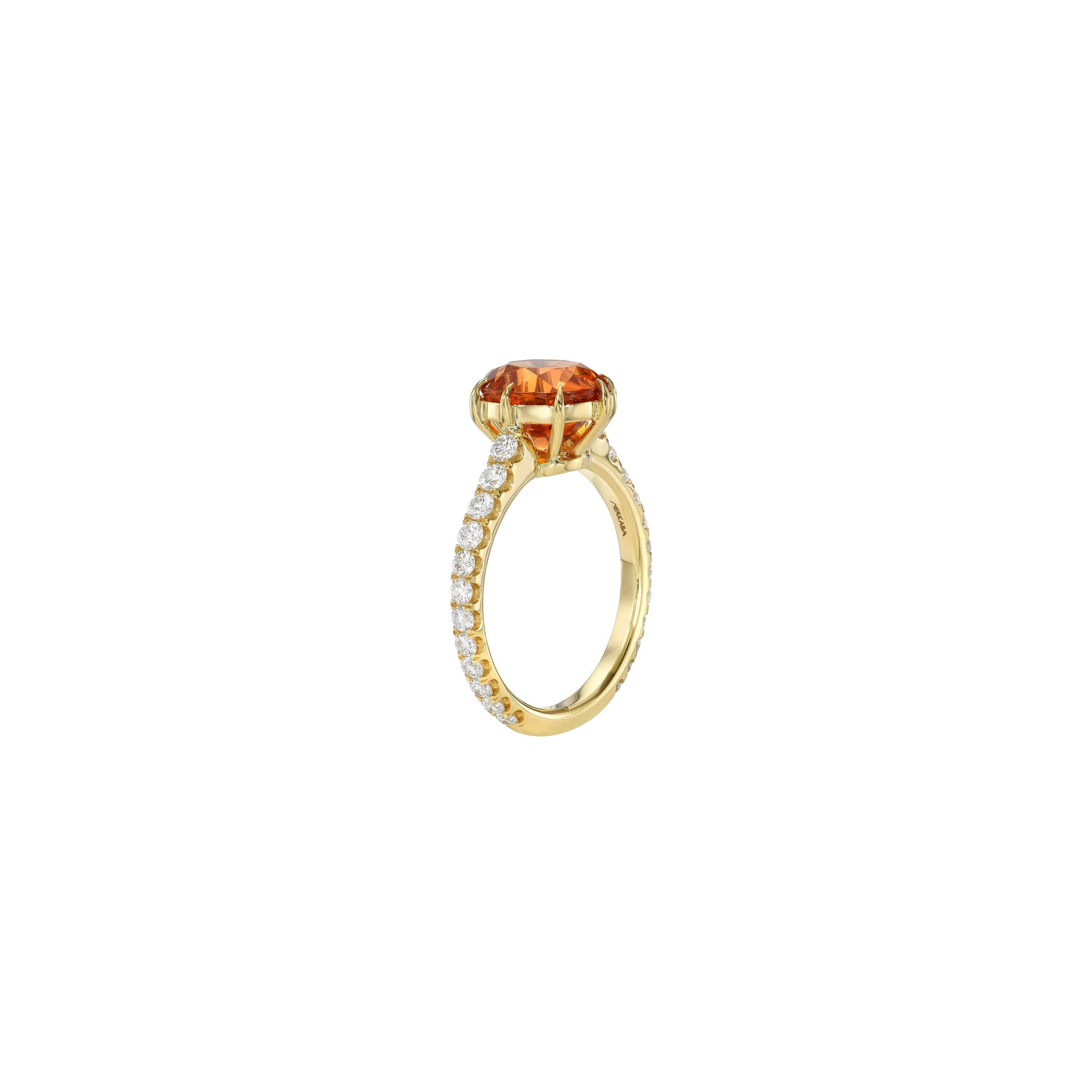 Anello con granato mandarino ovale in oro giallo 18 carati con diamanti - Regalo romantico Beverly Hills in vendita 1