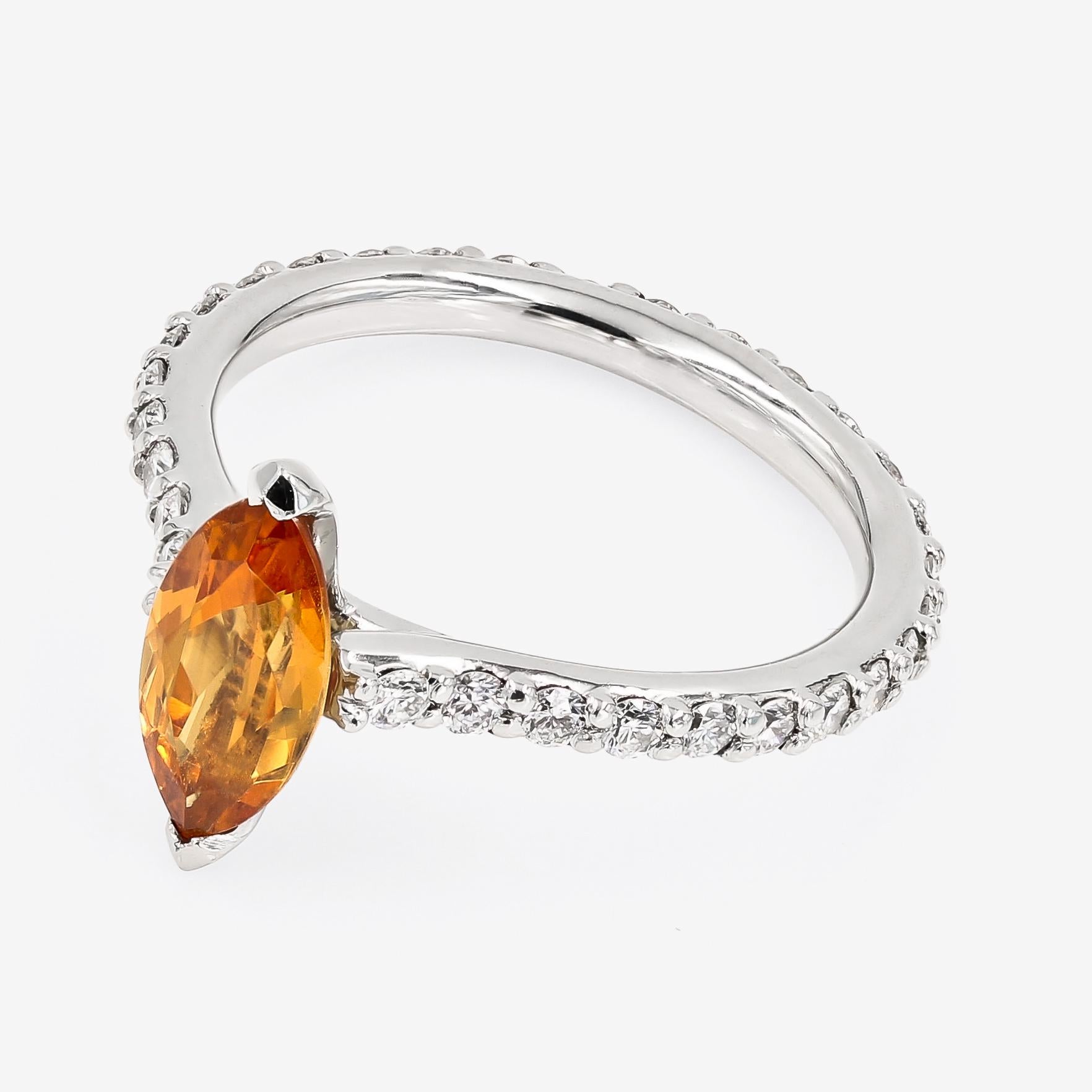 Contemporary Mandarine Garnet and Ideal Cut Round Diamond Platinum Ring