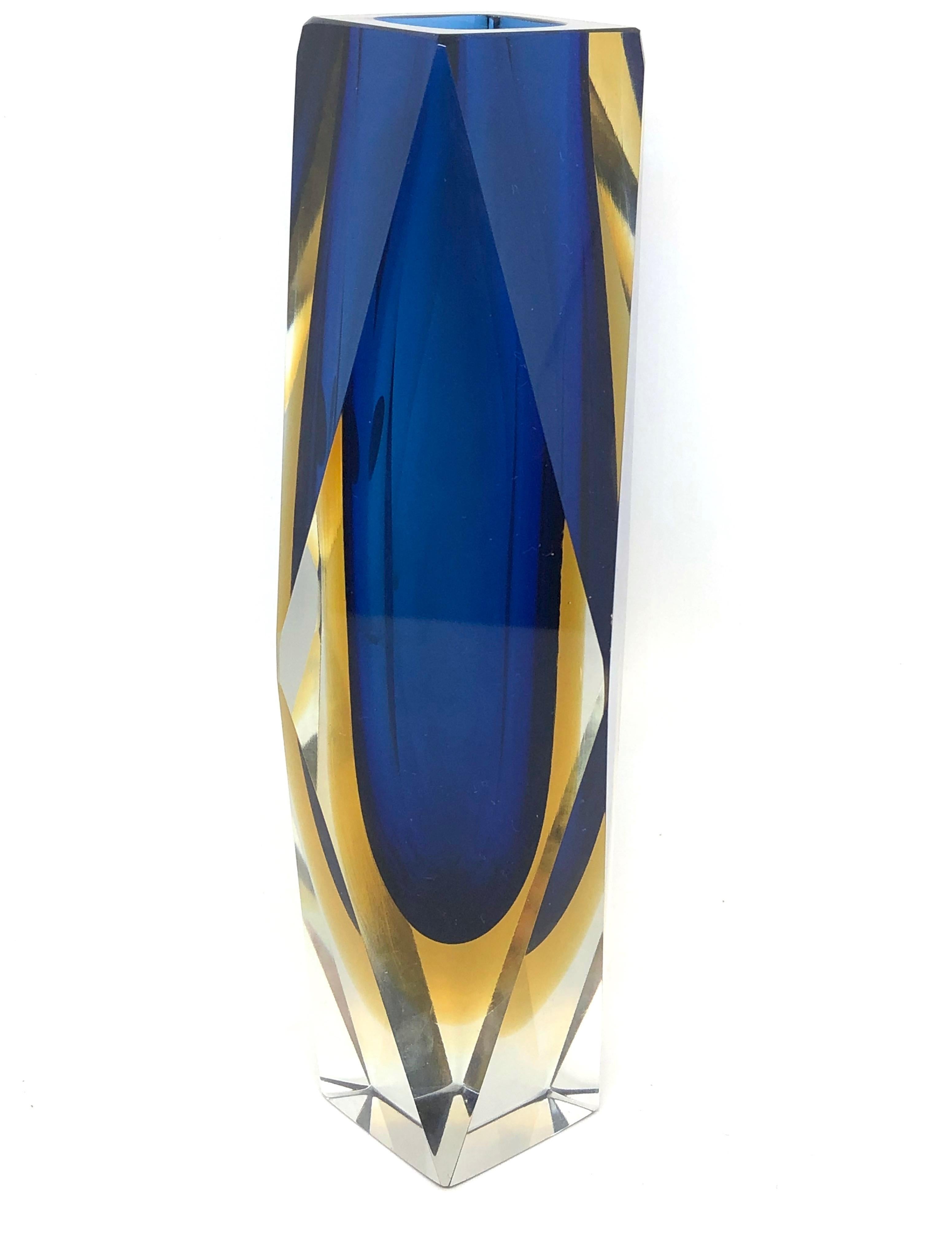 Mid-Century Modern Mandruzzato Blue Yellow Faceted Murano Glass Sommerso Vase, Italy, 1960s