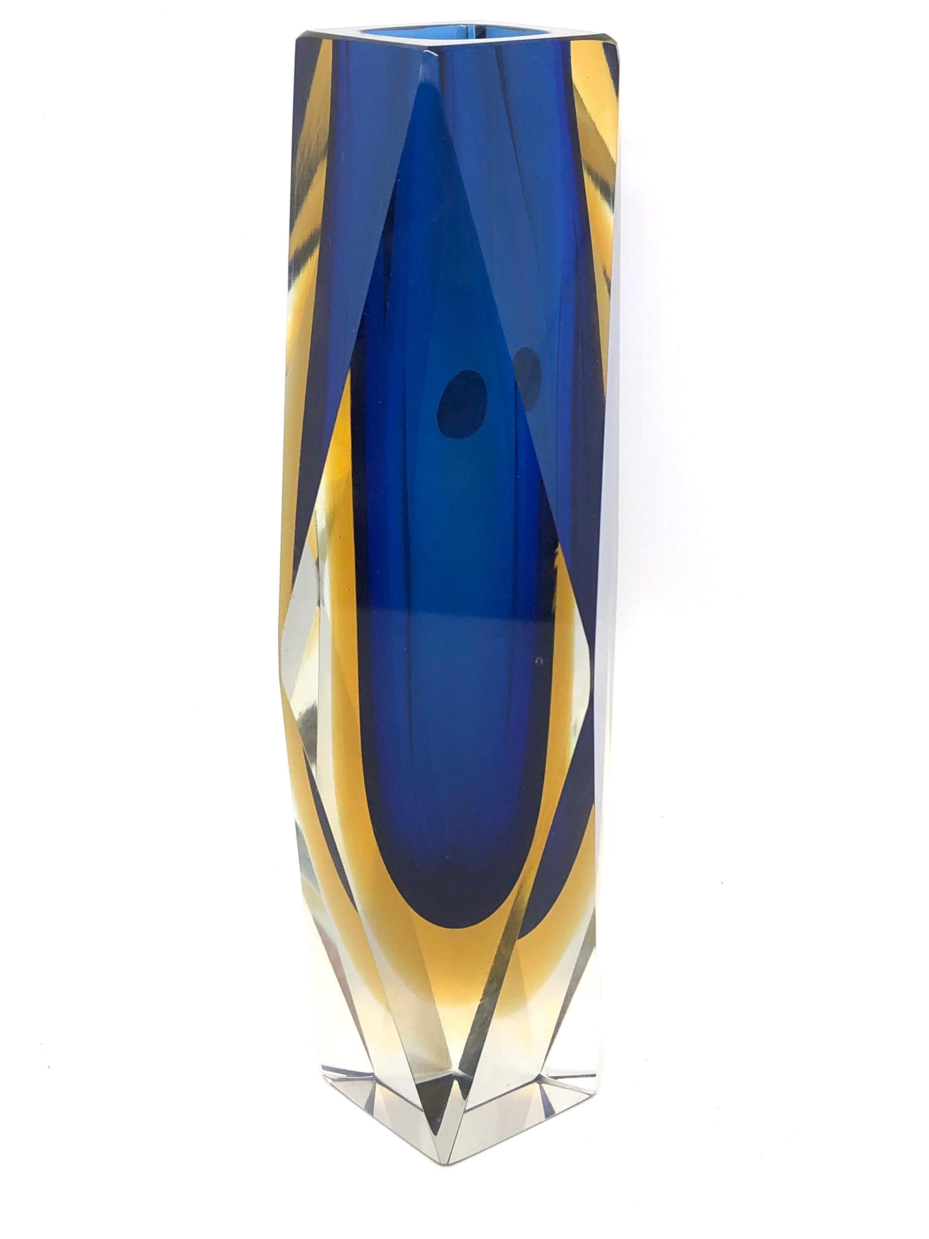 Italian Mandruzzato Blue Yellow Faceted Murano Glass Sommerso Vase, Italy, 1960s