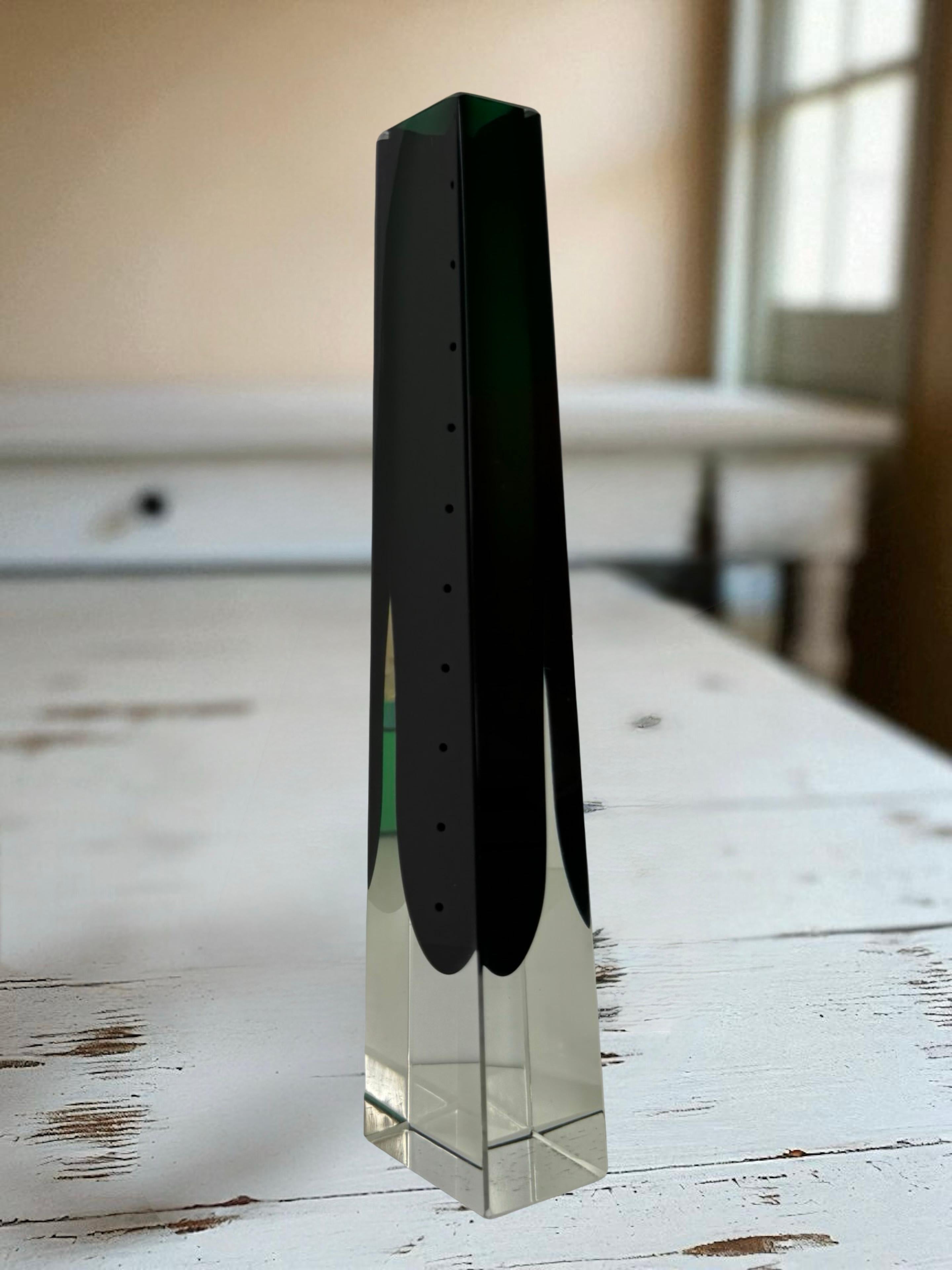 Mandruzzato Dark Green into Clear Murano Glass Sommerso Vase, Mid Century Modern en venta 4
