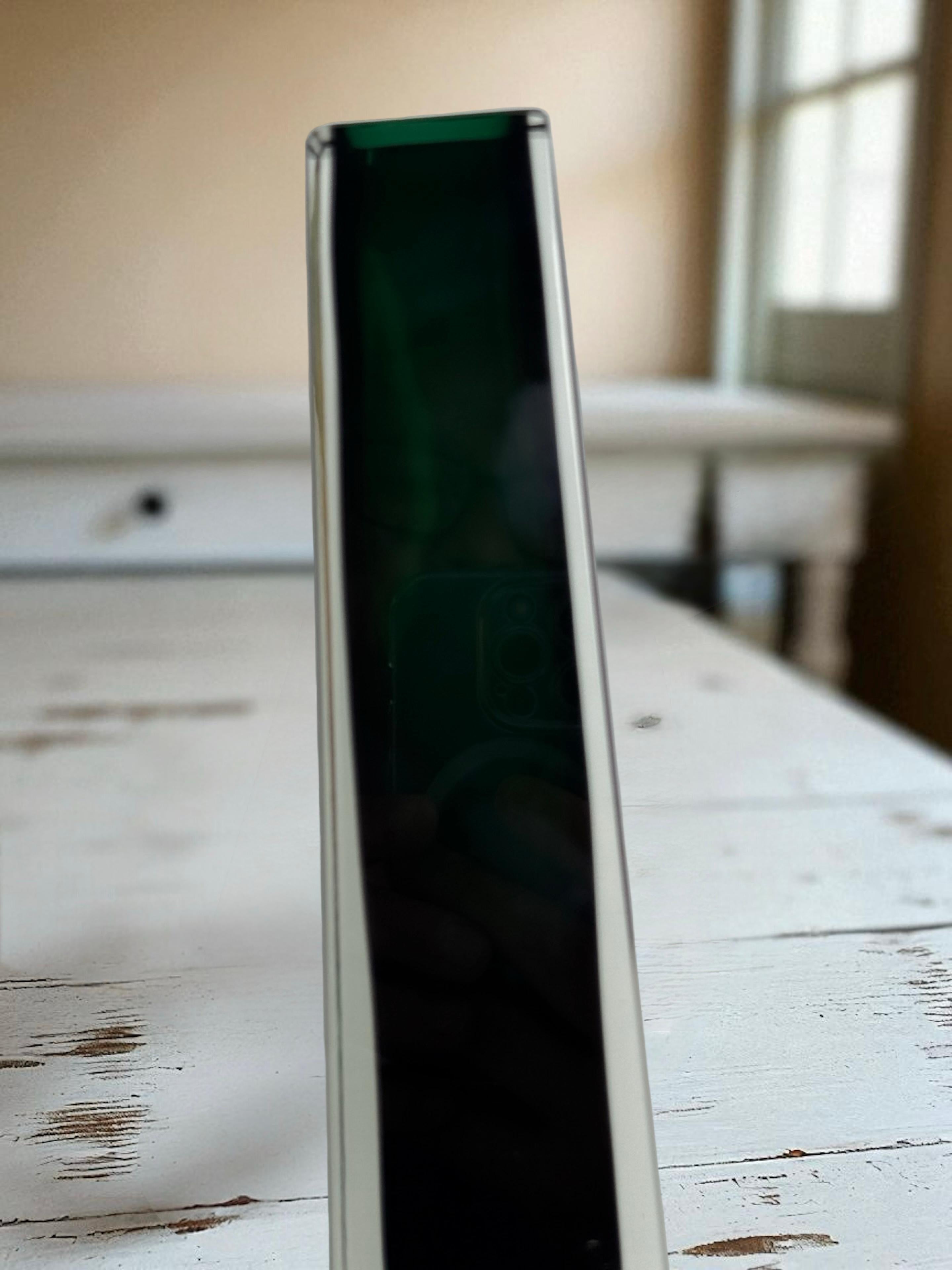 Mandruzzato Dark Green into Clear Murano Glass Sommerso Vase, Mid Century Modern en venta 5