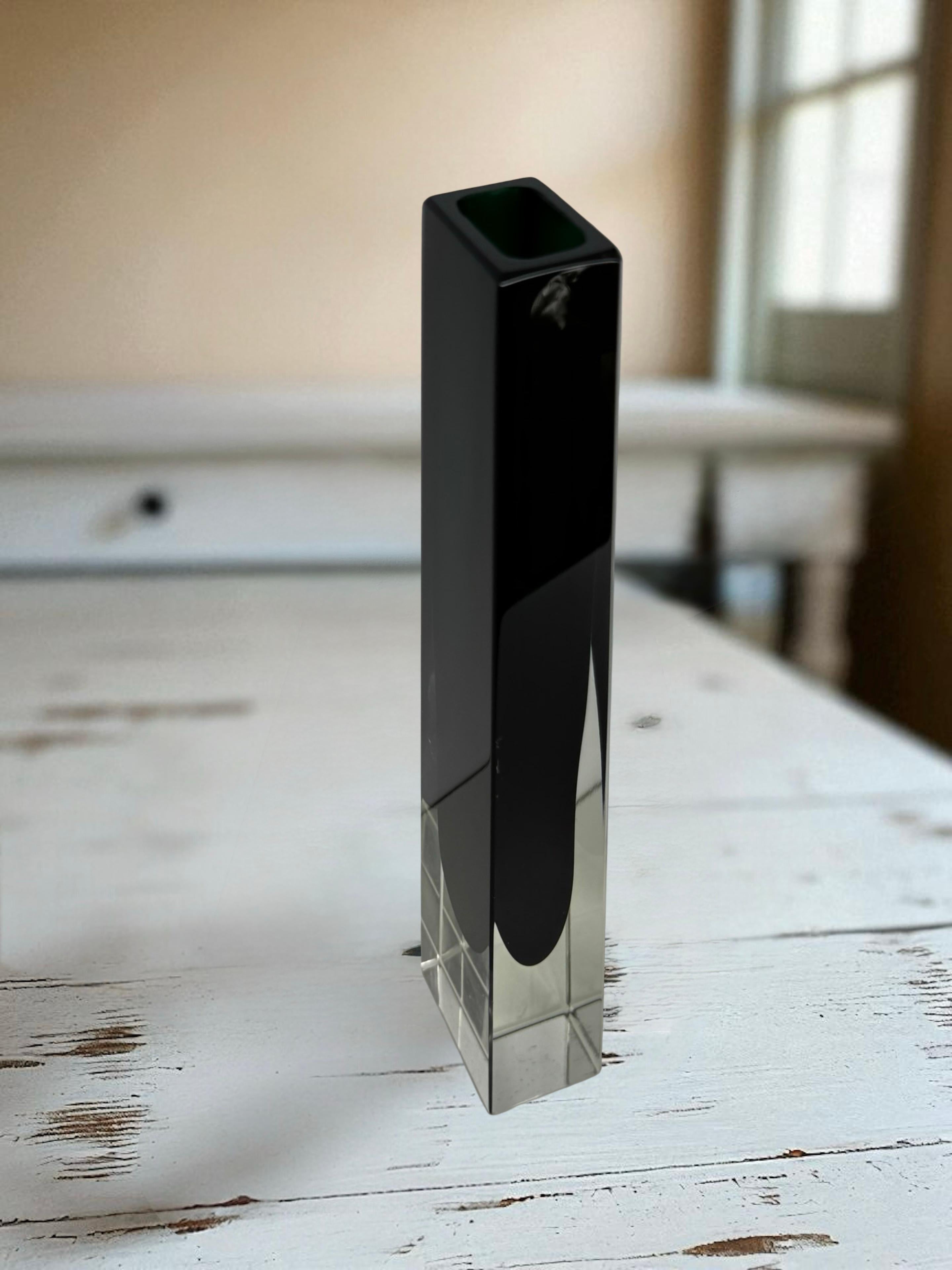 Mandruzzato Dark Green into Clear Murano Glass Sommerso Vase, Mid Century Modern en venta 7