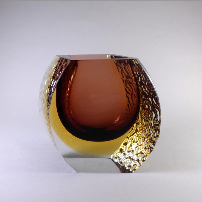 Mandruzzato Designed Murano Sommerso Glass Vase In Excellent Condition For Sale In London, GB