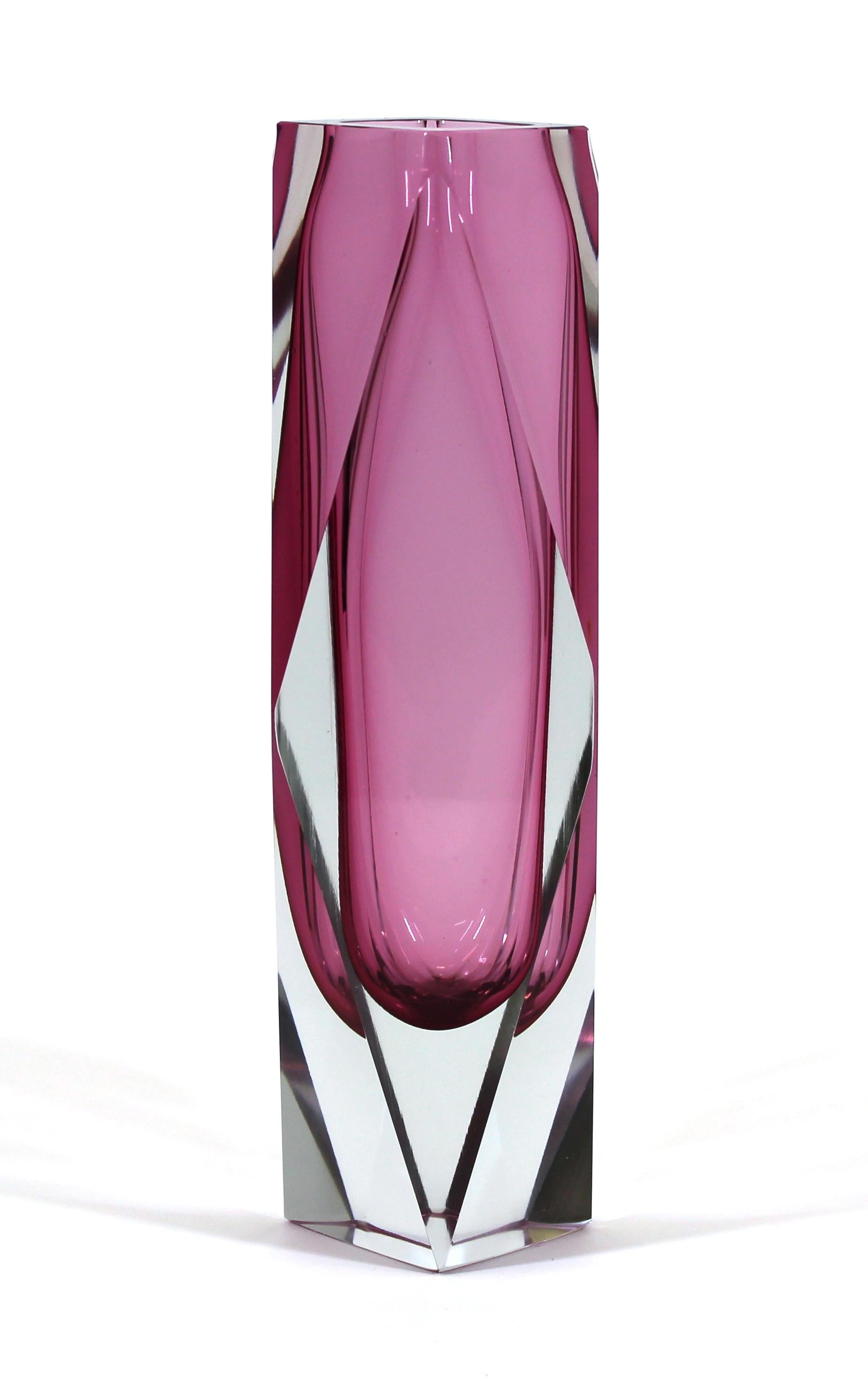 Italian modern pink glass vase made with the sommerso technique by Mandruzzato in Murano. In great vintage condition with age-appropriate wear.