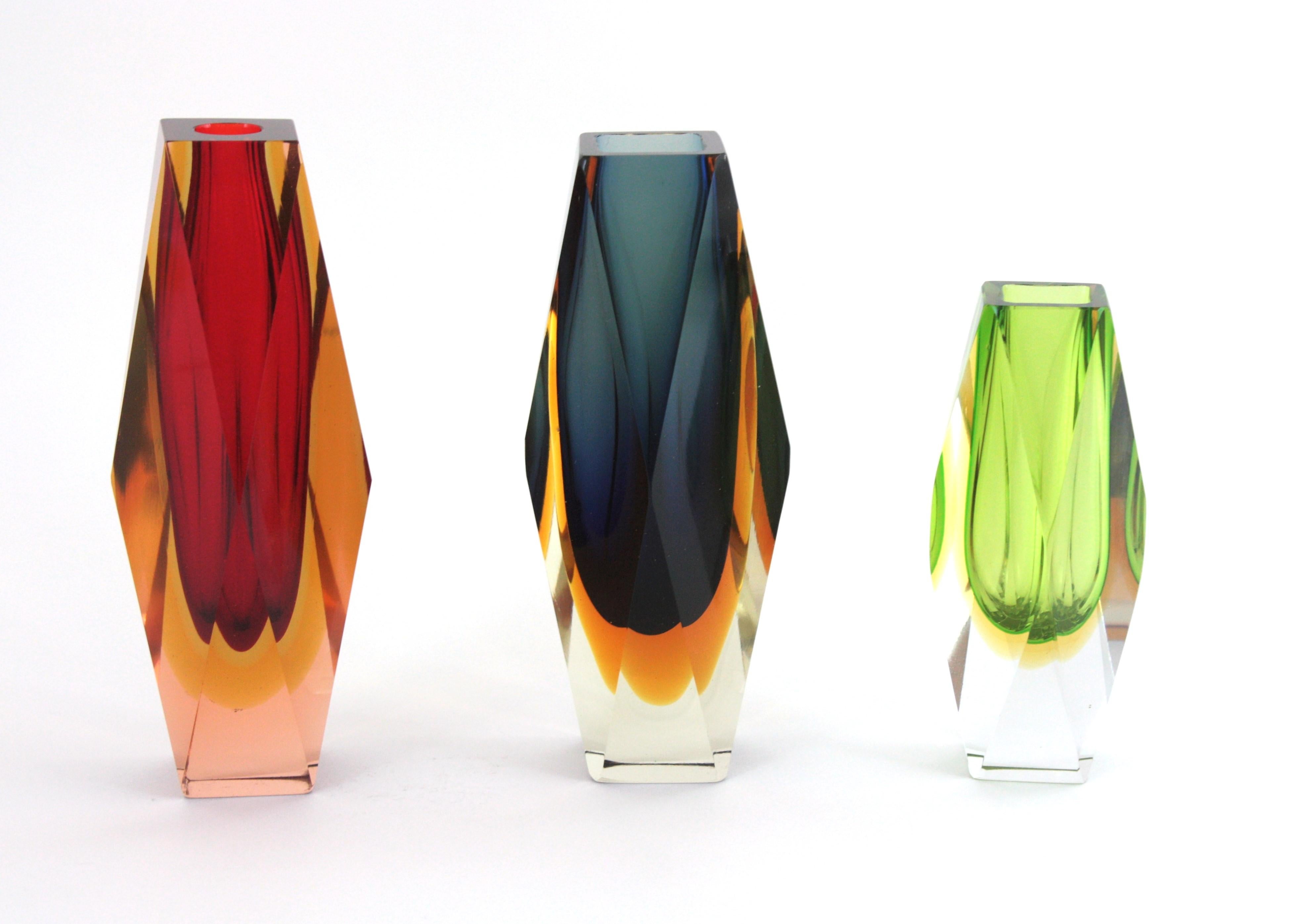 Mandruzzato Lime Green and Yellow Faceted Sommerso Vase, Italy 1960 For Sale 4