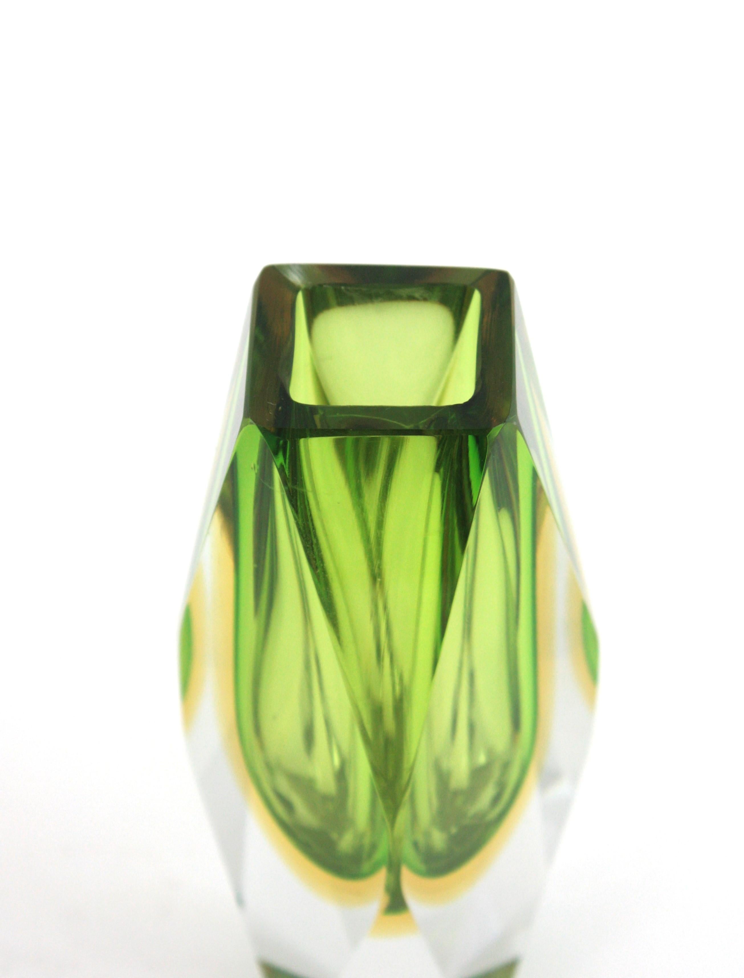 Mandruzzato Lime Green and Yellow Faceted Sommerso Vase, Italy 1960 For Sale 5