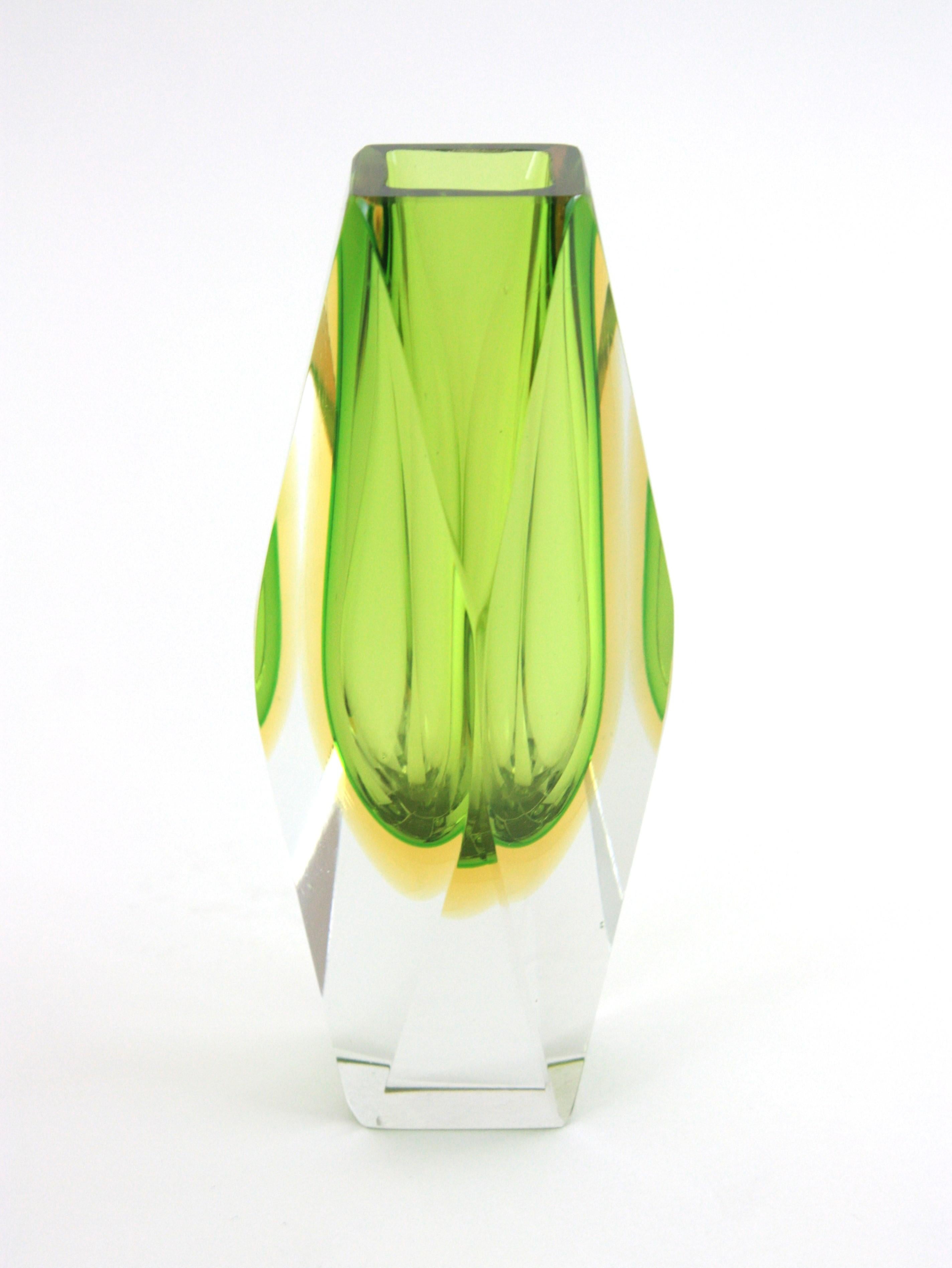 Mid-Century Modern Mandruzzato Lime Green and Yellow Faceted Sommerso Vase, Italy 1960 For Sale
