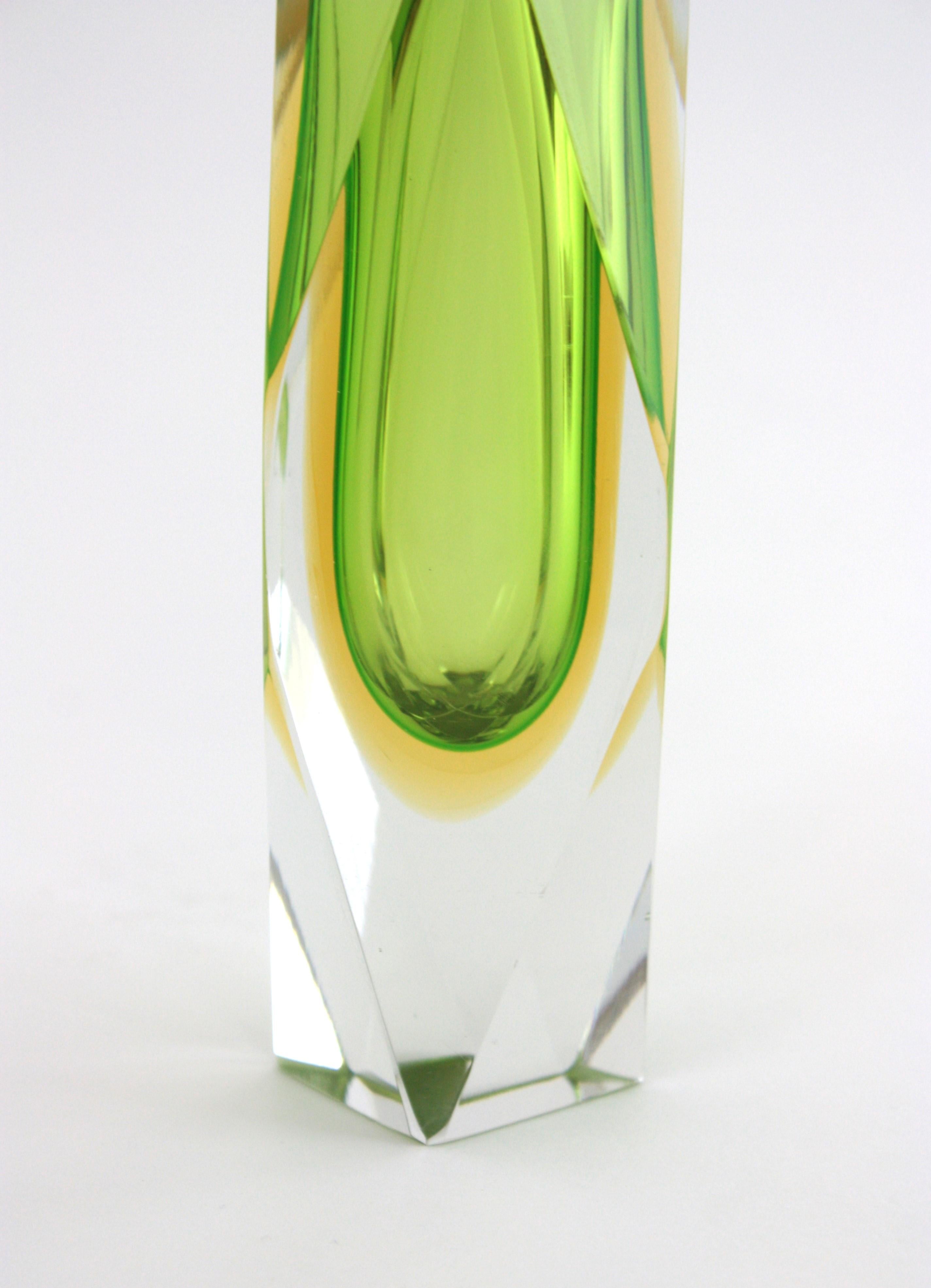 Mandruzzato Lime Green and Yellow Faceted Sommerso Vase, Italy 1960 For Sale 1
