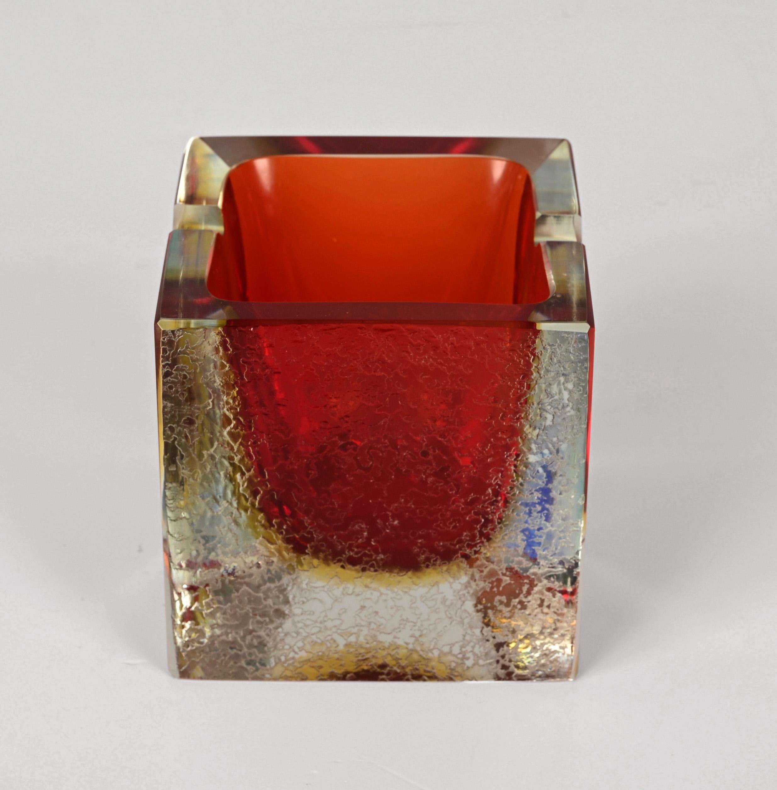 Mandruzzato Mid-Century Murano Art Crystal Glass faceted Italian Ashtray, 1970s 8