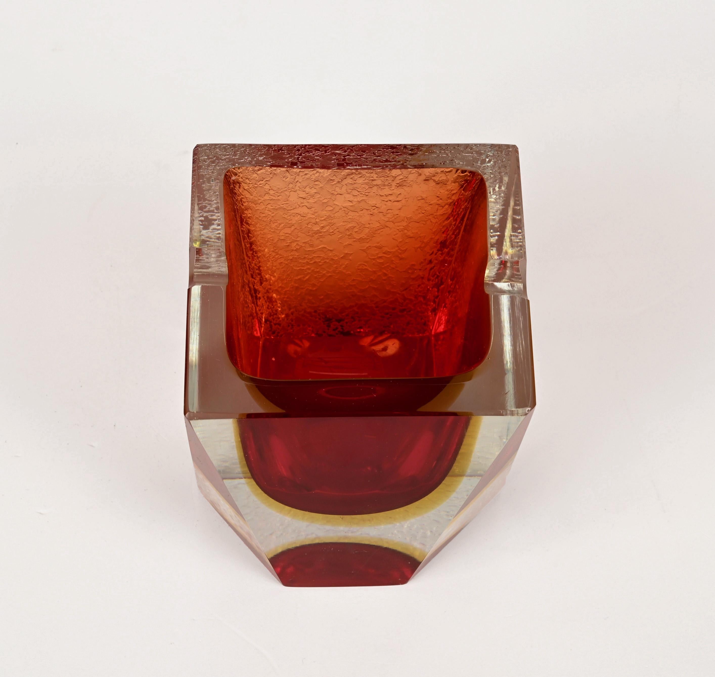 Mandruzzato Mid-Century Murano Art Crystal Glass faceted Italian Ashtray, 1970s 9